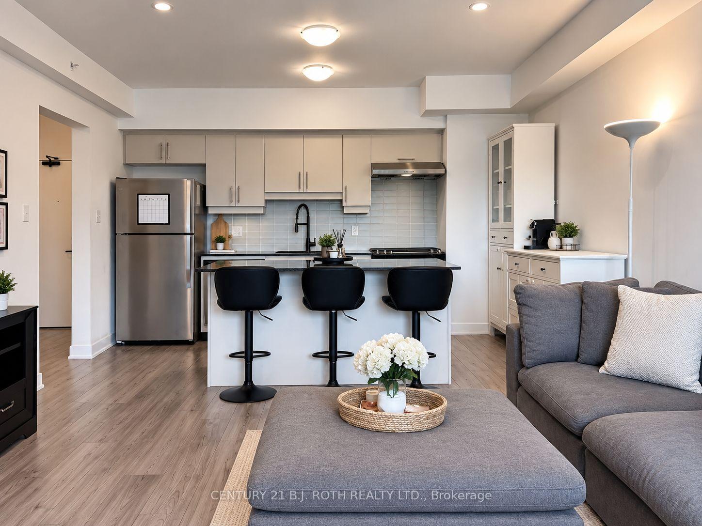 Photo 4 of Unit 604, 8 Culinary Lane, Barrie, Rural Barrie Southeast — HOMEH