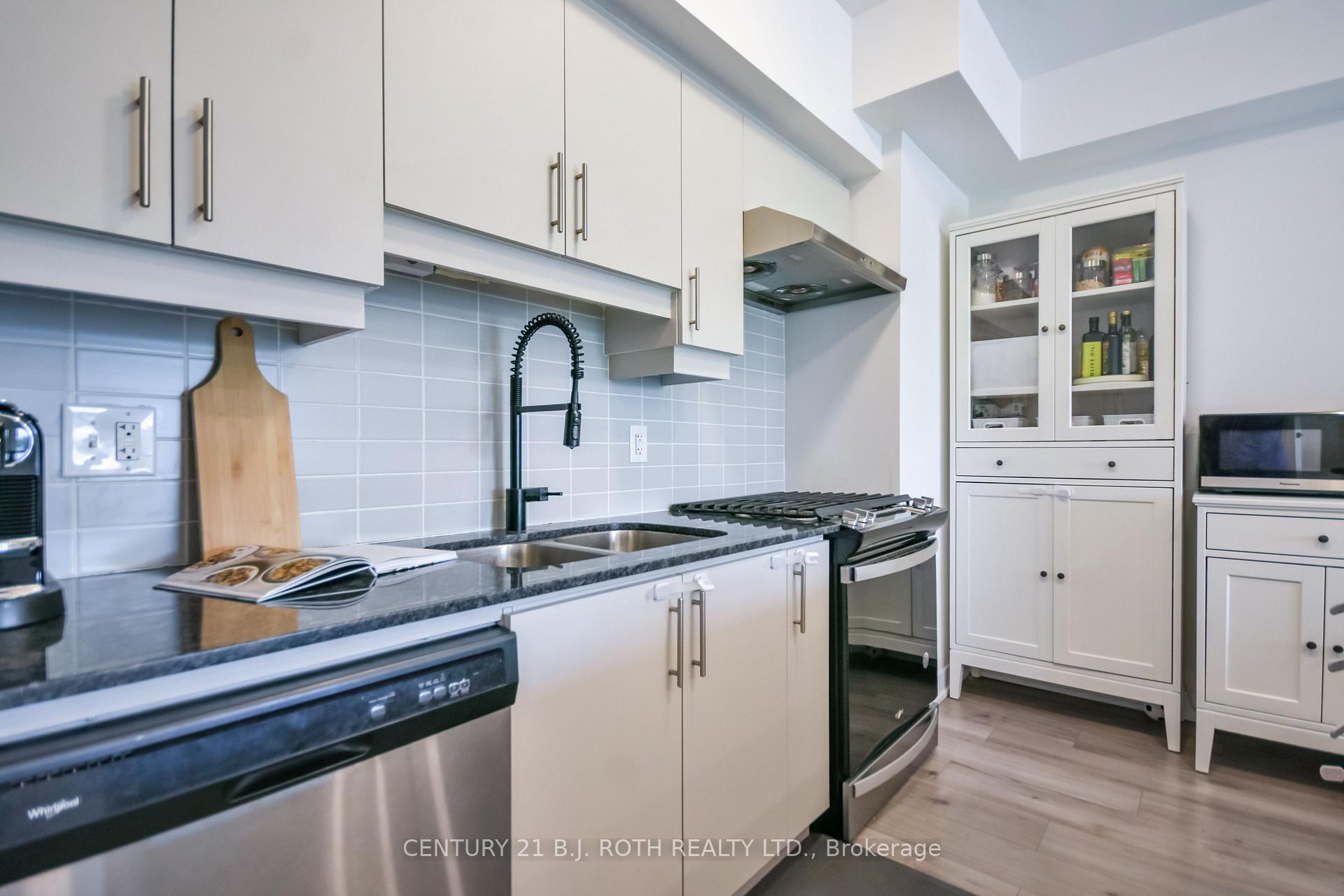 Photo 5 of Unit 604, 8 Culinary Lane, Barrie, Rural Barrie Southeast — HOMEH