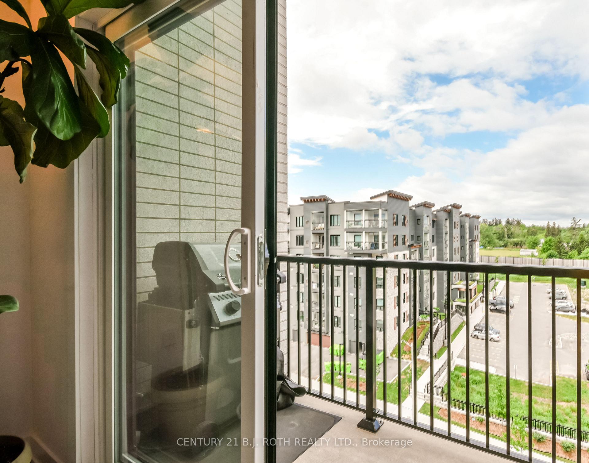 Photo 7 of Unit 604, 8 Culinary Lane, Barrie, Rural Barrie Southeast — HOMEH