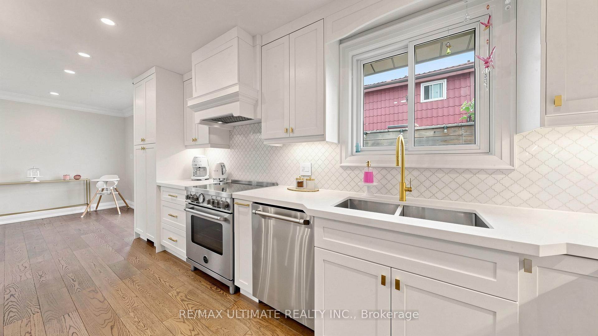 Photo 8 of 112 Coronation Drive, Scarborough, West Hill — HOMEH