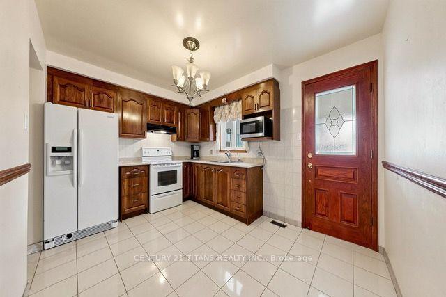 Photo 7 of 198 A Boon Avenue, Toronto, Corso Italia-Davenport — HOMEH
