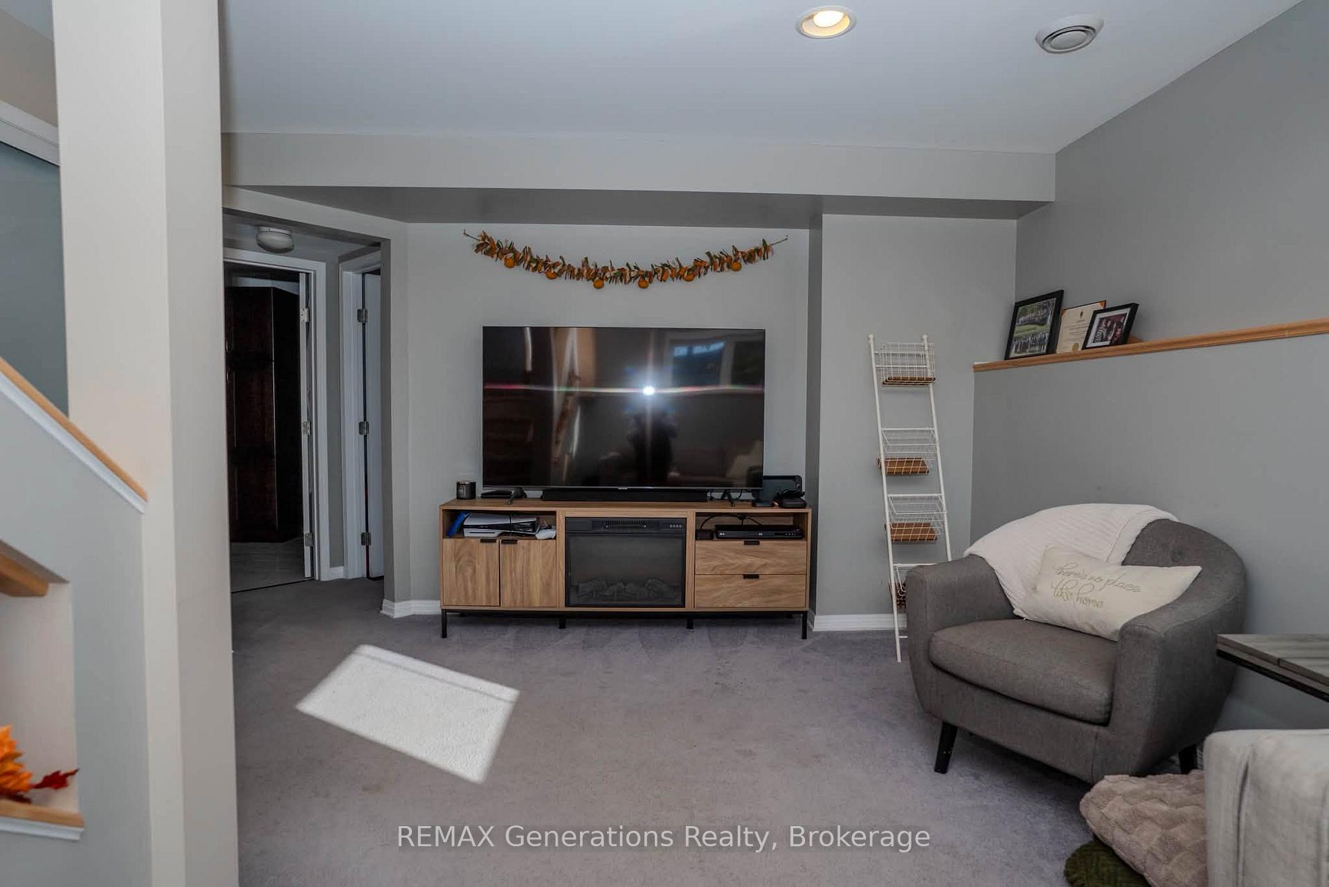 Photo 18 of 330 Montclair Street, Thunder Bay, Current River — HOMEH