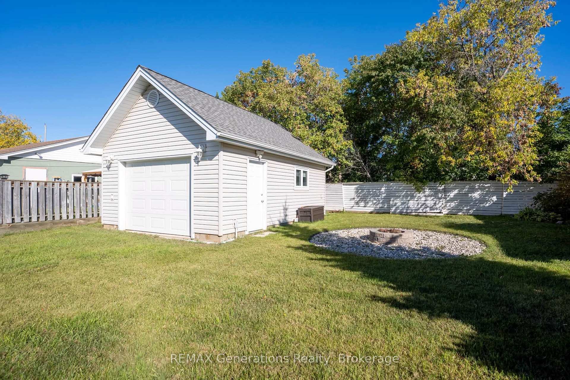 Photo 24 of 330 Montclair Street, Thunder Bay, Current River — HOMEH