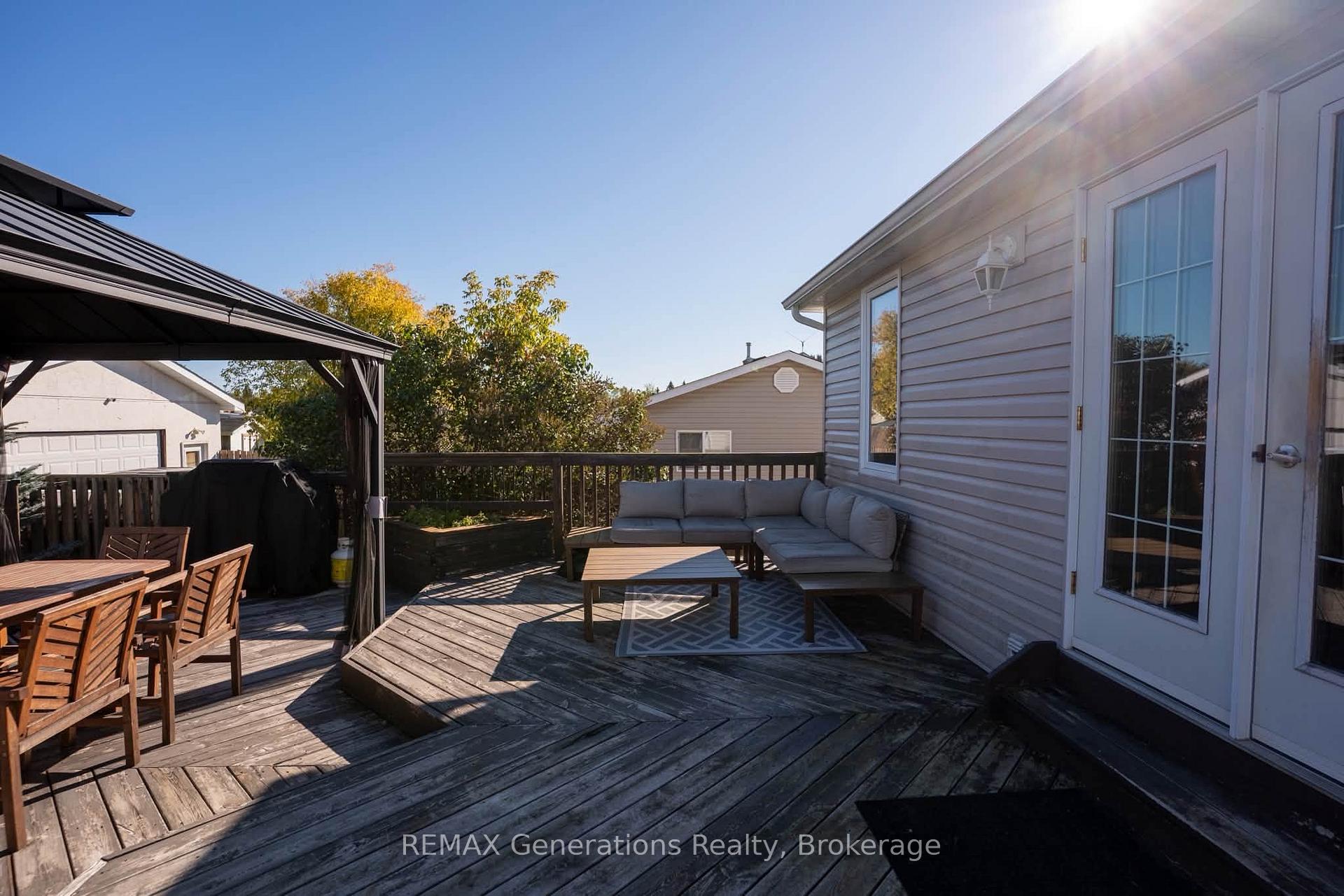 Photo 26 of 330 Montclair Street, Thunder Bay, Current River — HOMEH