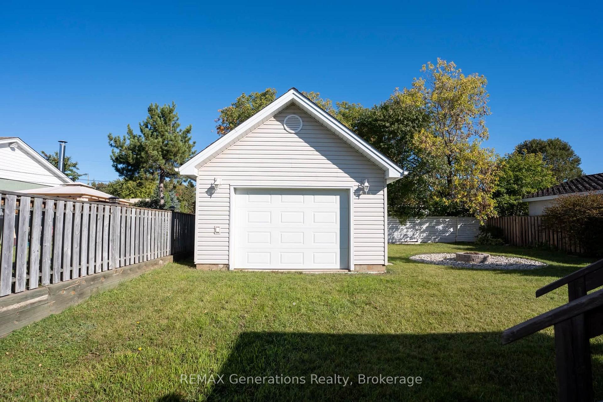 Photo 29 of 330 Montclair Street, Thunder Bay, Current River — HOMEH