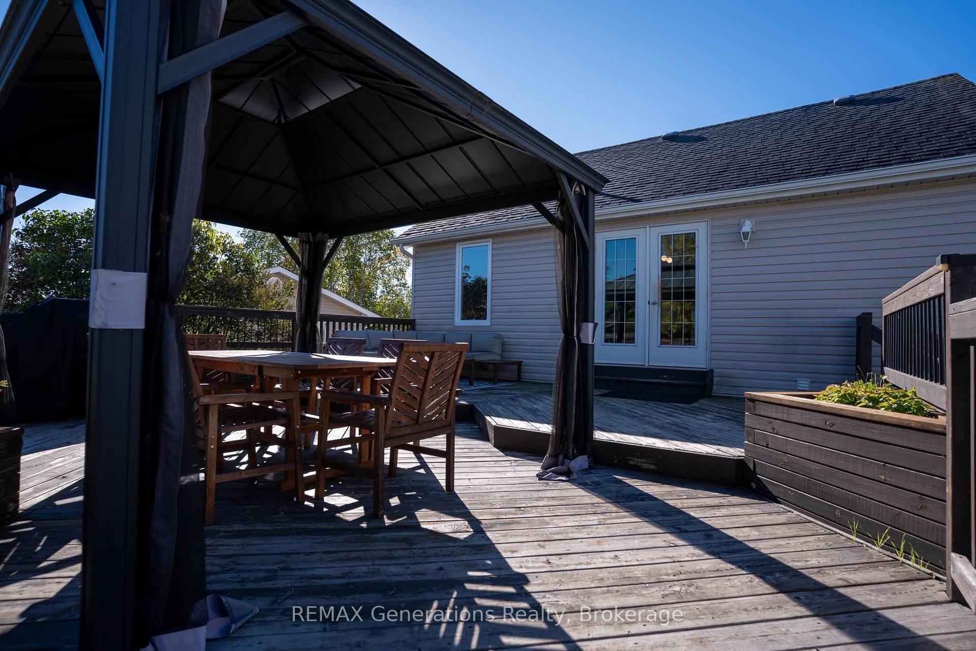 Photo 31 of 330 Montclair Street, Thunder Bay, Current River — HOMEH