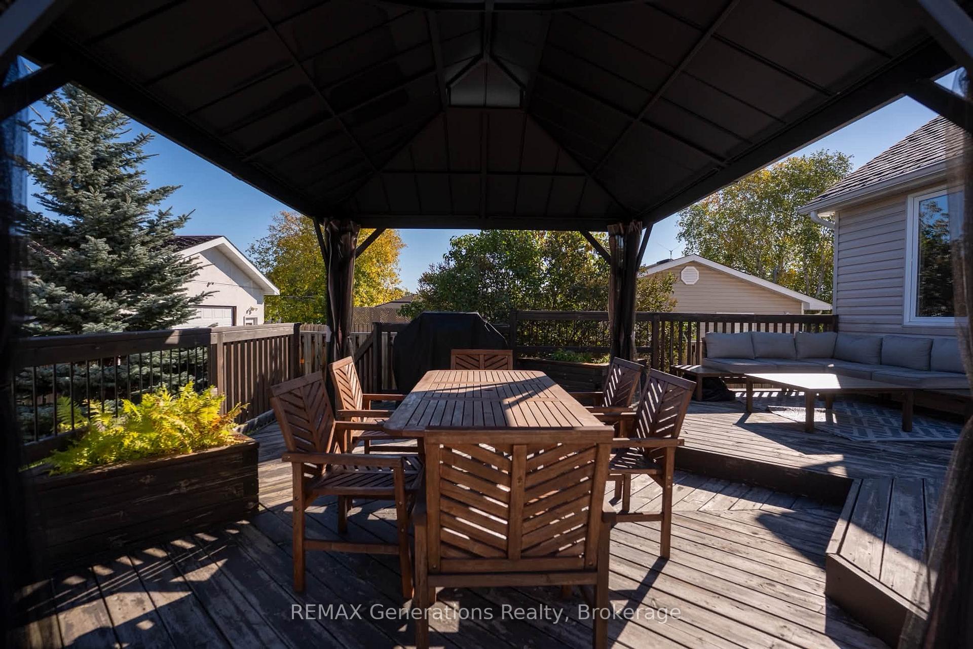 Photo 32 of 330 Montclair Street, Thunder Bay, Current River — HOMEH