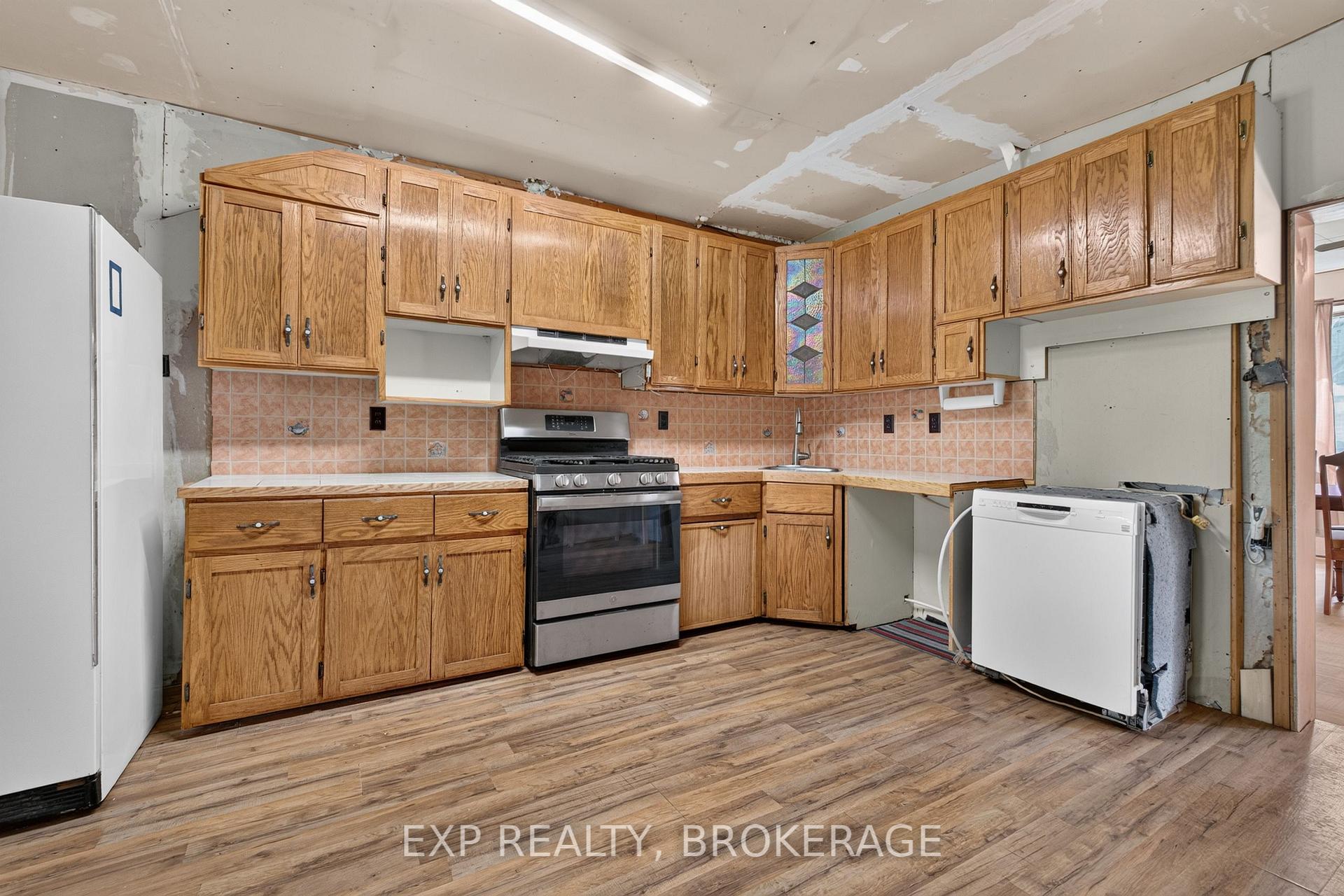 Photo 11 of 1654 County 10 Road, Prince Edward County, Athol Ward — HOMEH