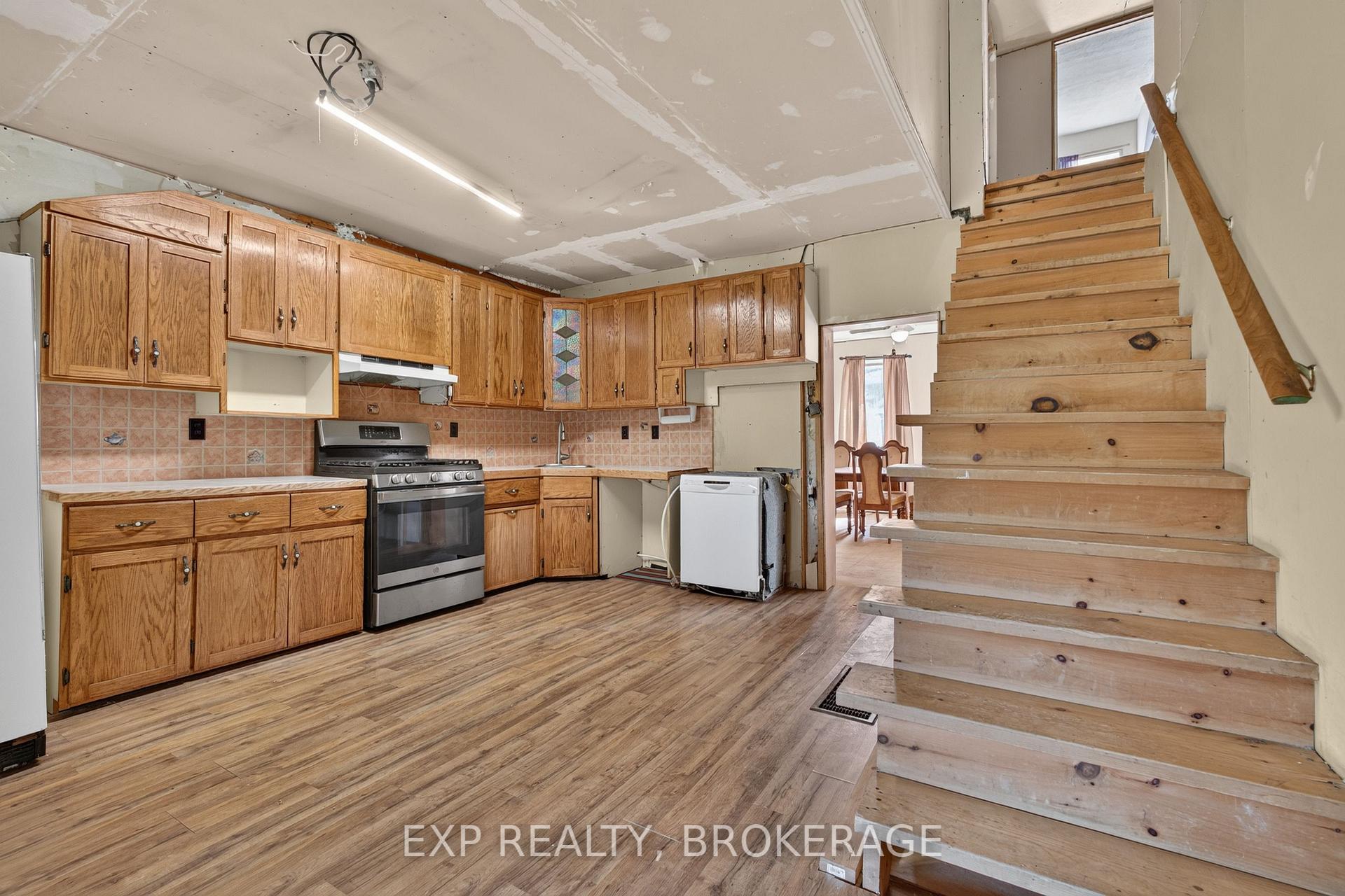 Photo 12 of 1654 County 10 Road, Prince Edward County, Athol Ward — HOMEH