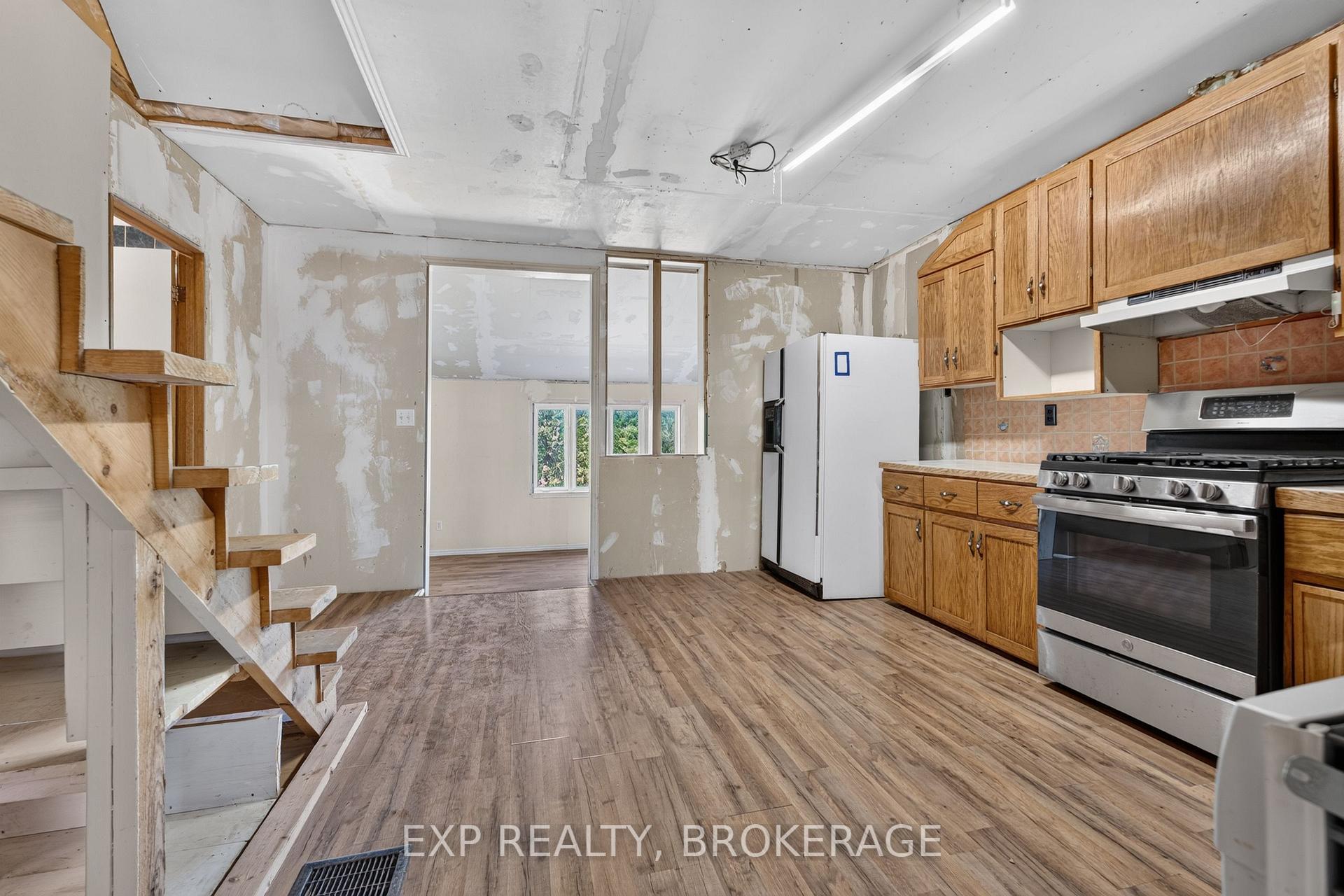 Photo 13 of 1654 County 10 Road, Prince Edward County, Athol Ward — HOMEH