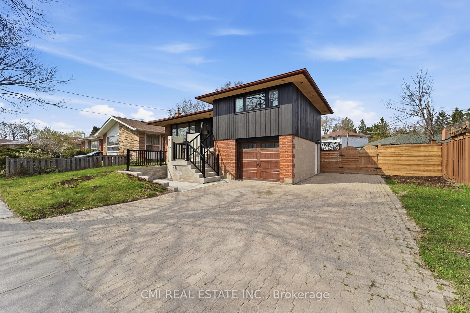 Photo 3 of 39 Earlton Road, Scarborough, Tam O'Shanter-Sullivan — HOMEH