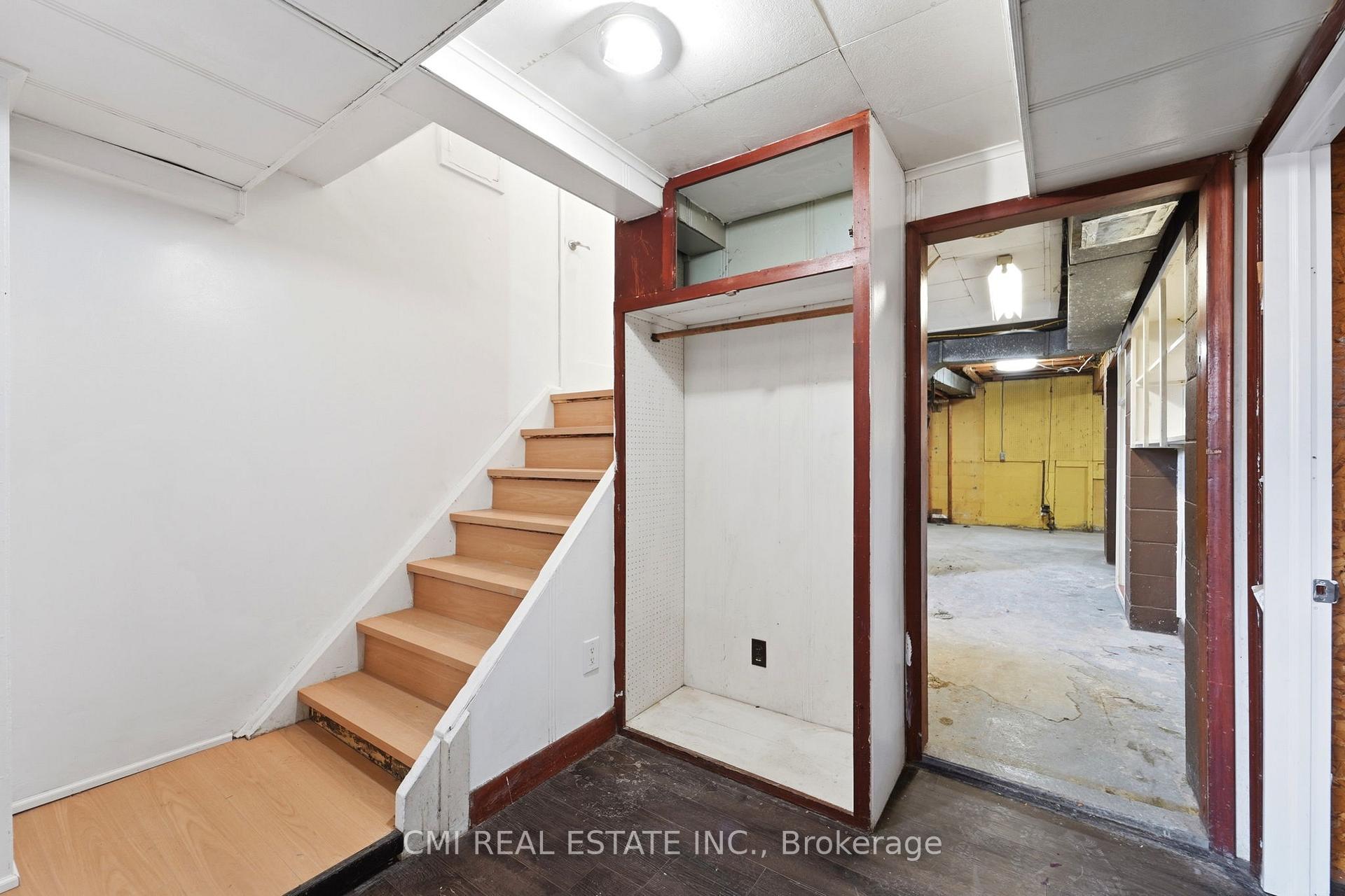 Photo 27 of 39 Earlton Road, Scarborough, Tam O'Shanter-Sullivan — HOMEH
