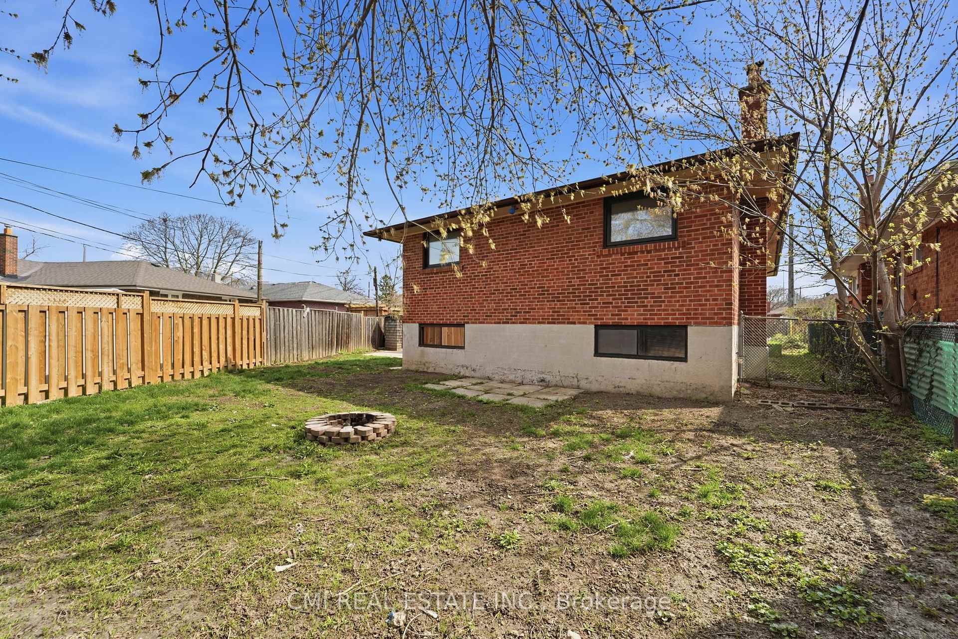 Photo 40 of 39 Earlton Road, Scarborough, Tam O'Shanter-Sullivan — HOMEH