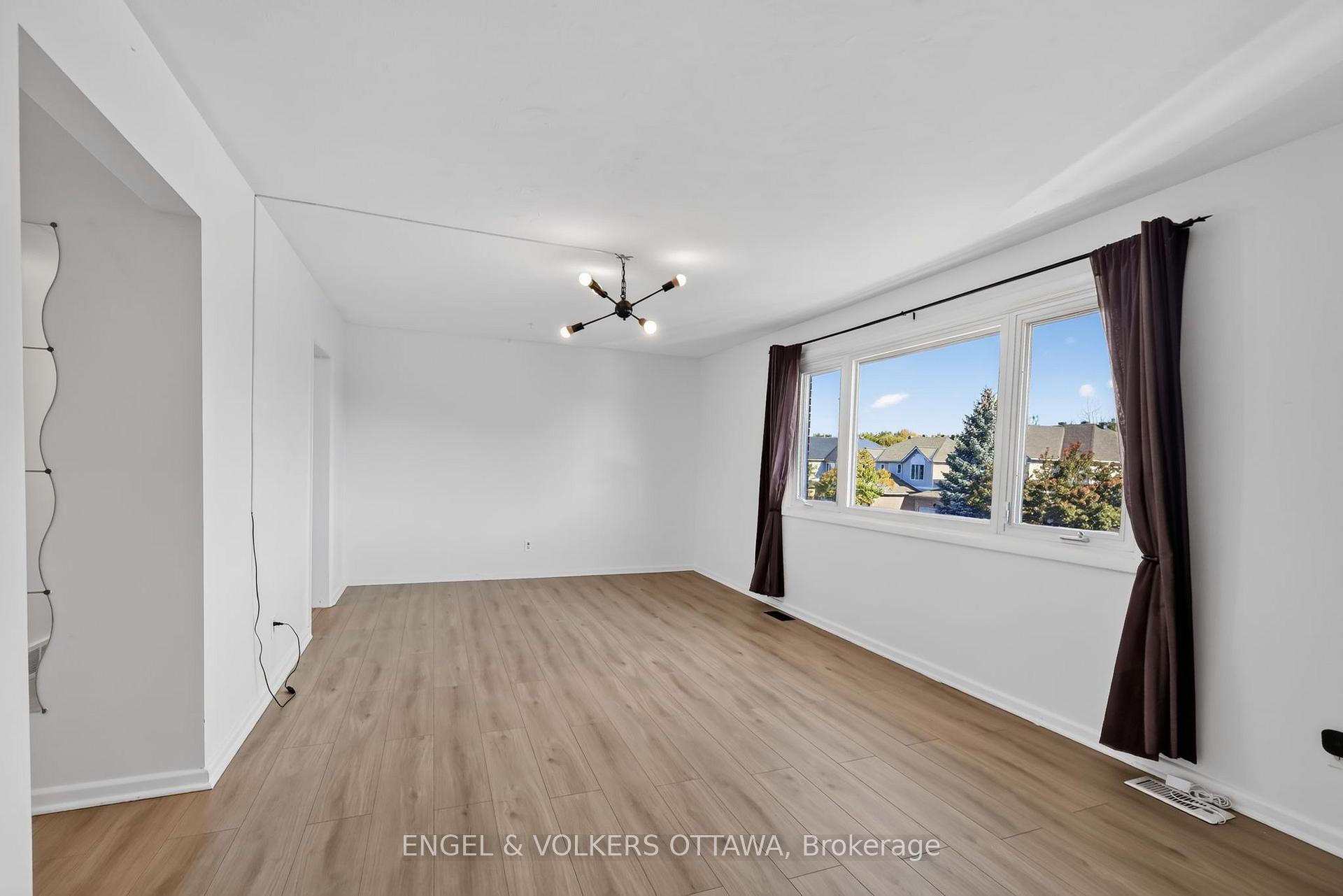 Photo 1 of Unit B, 1132 Clyde Avenue, Ottawa, Copeland Park — HOMEH