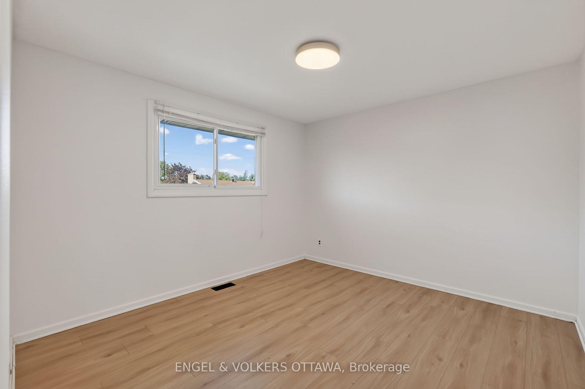 Photo 17 of Unit B, 1132 Clyde Avenue, Ottawa, Copeland Park — HOMEH