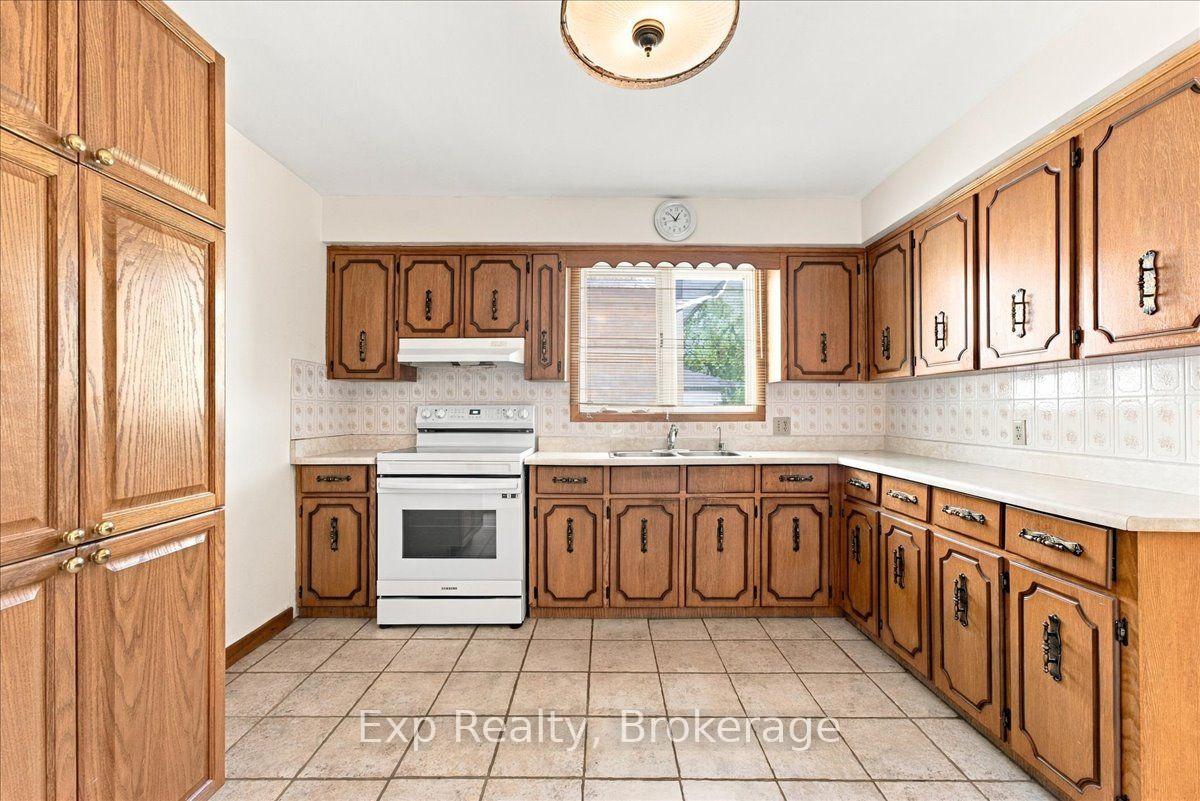 Photo 9 of 863 Wedgewood Court, Peterborough, Monaghan Ward 2 — HOMEH