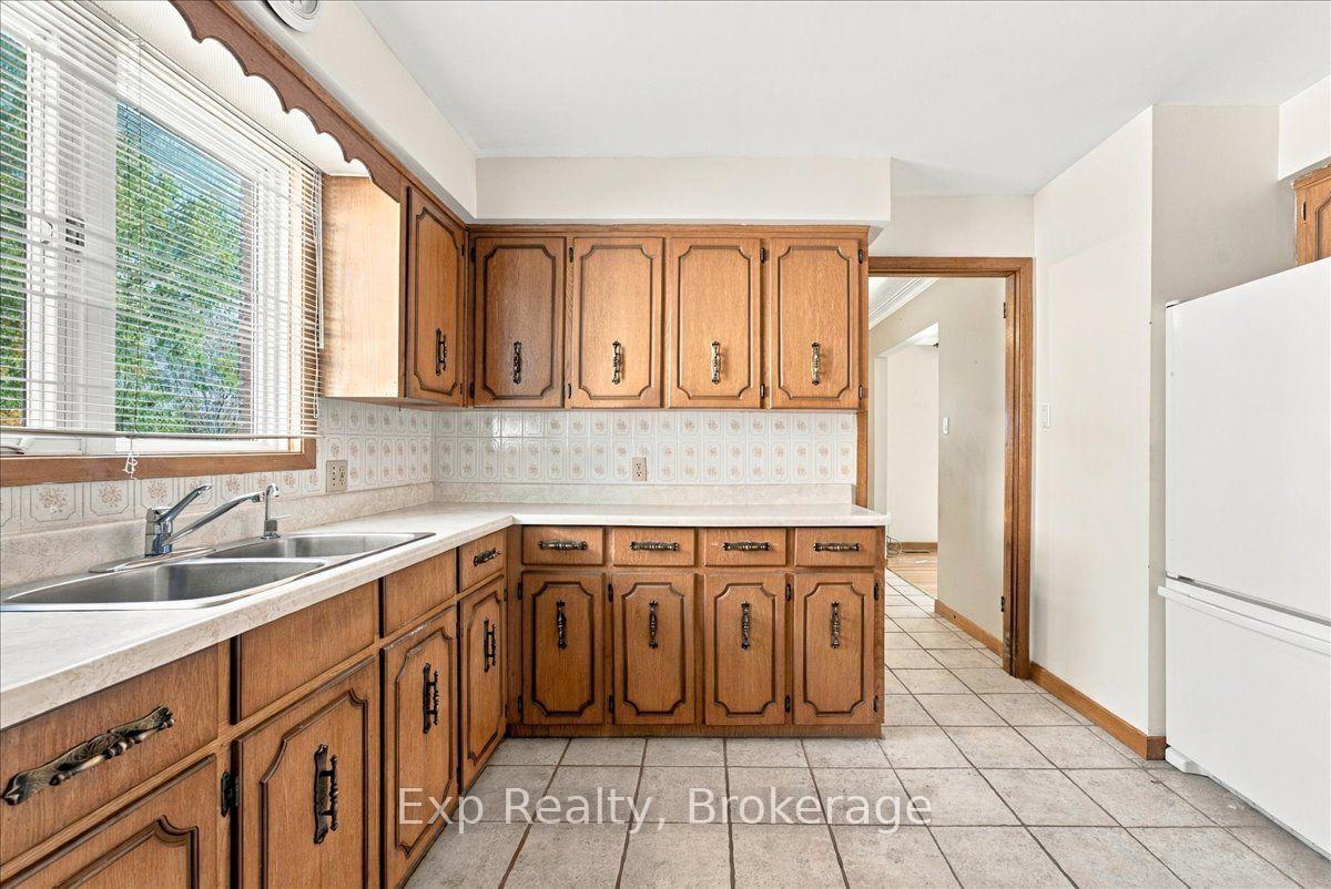 Photo 11 of 863 Wedgewood Court, Peterborough, Monaghan Ward 2 — HOMEH