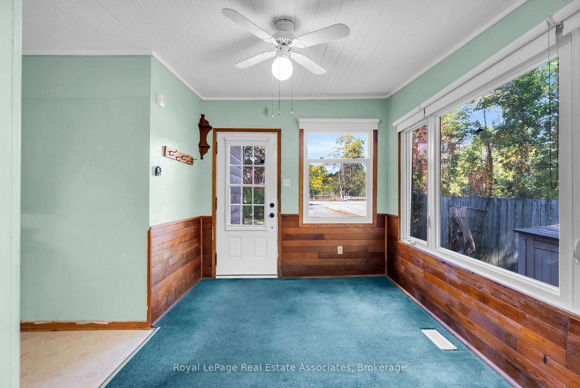Photo 15 of 20 Adamson Street N, Halton Hills, Rural Halton Hills — HOMEH