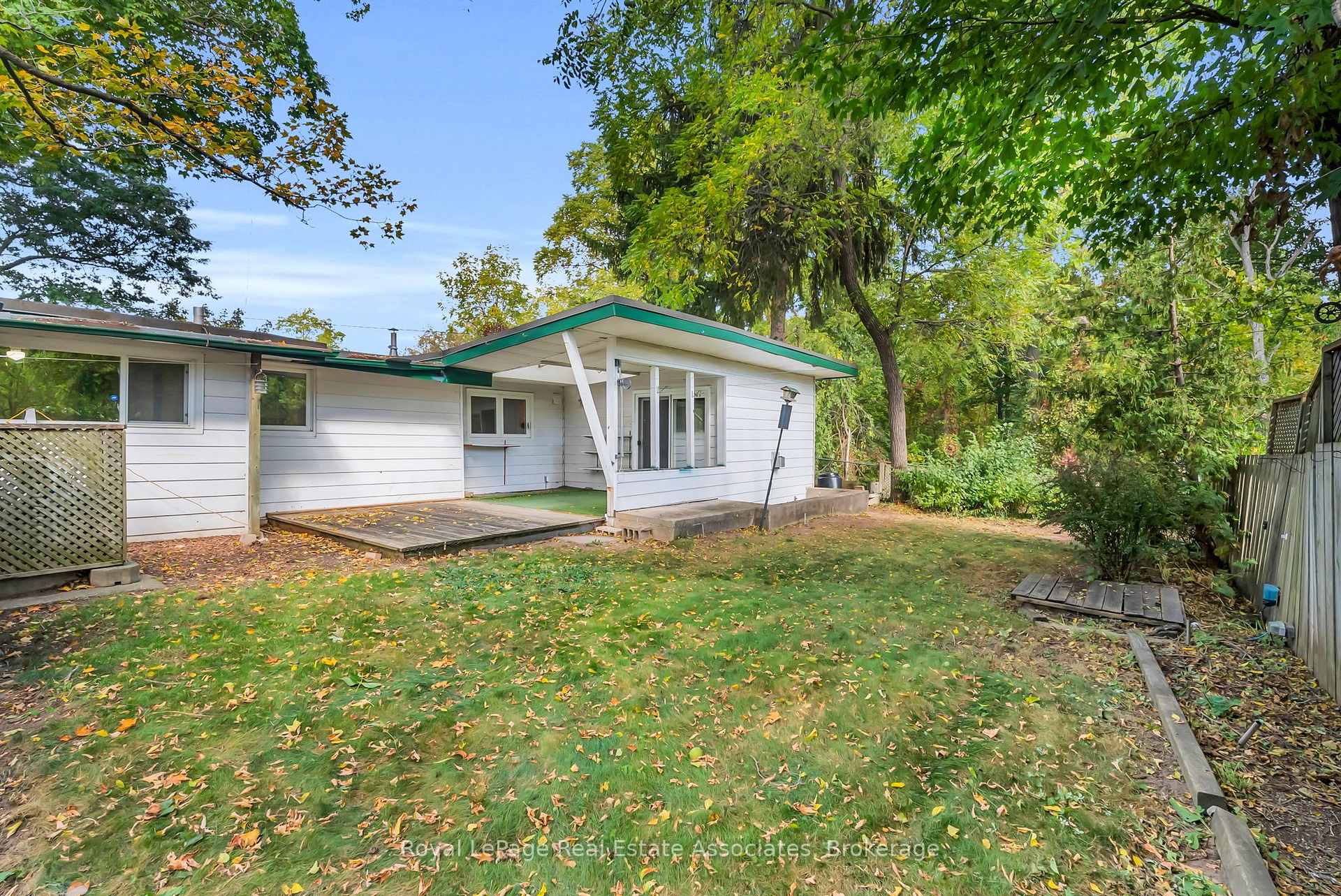 Photo 38 of 20 Adamson Street N, Halton Hills, Rural Halton Hills — HOMEH