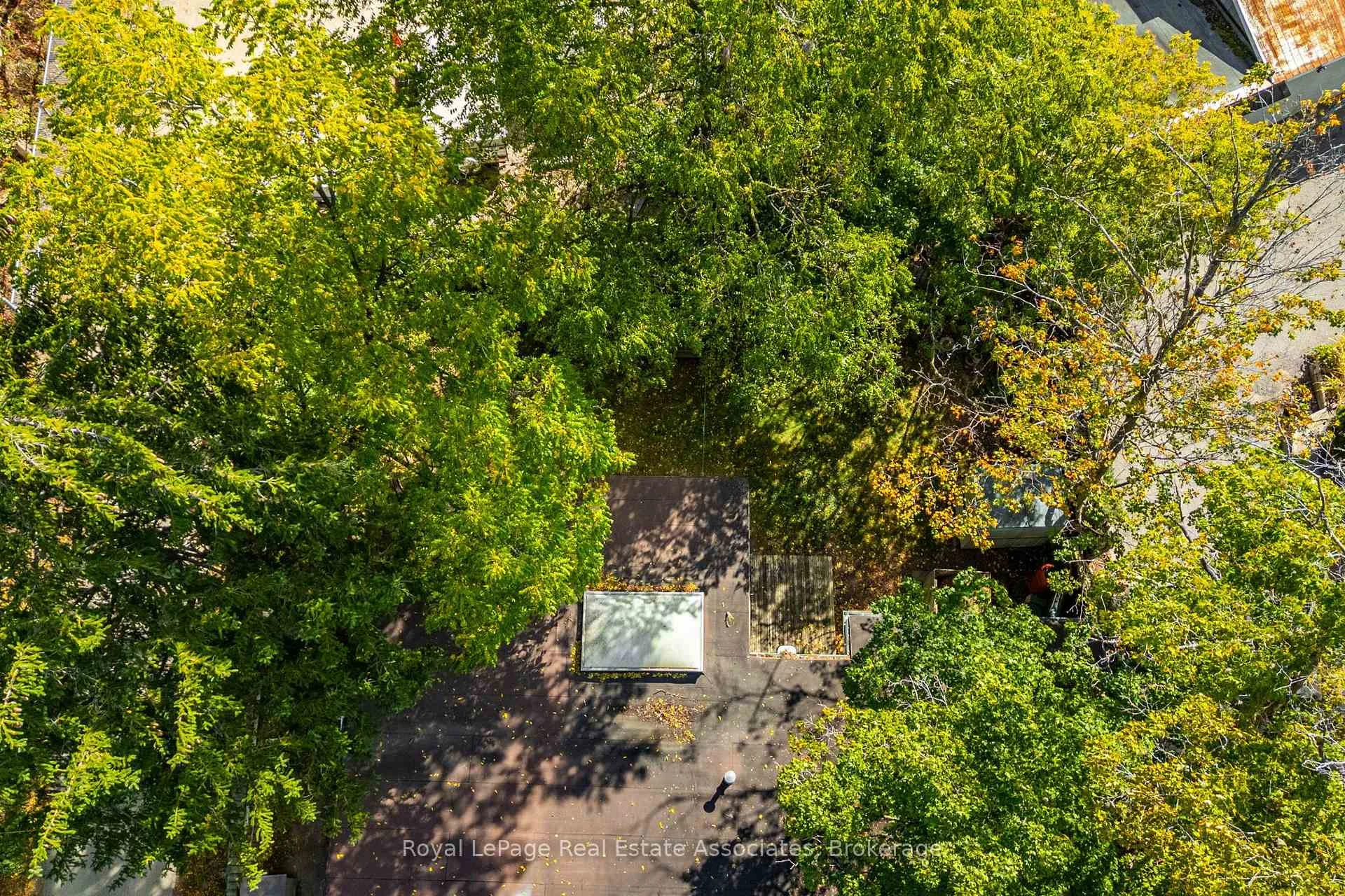 Photo 10 of 20 Adamson Street N, Halton Hills, Rural Halton Hills — HOMEH