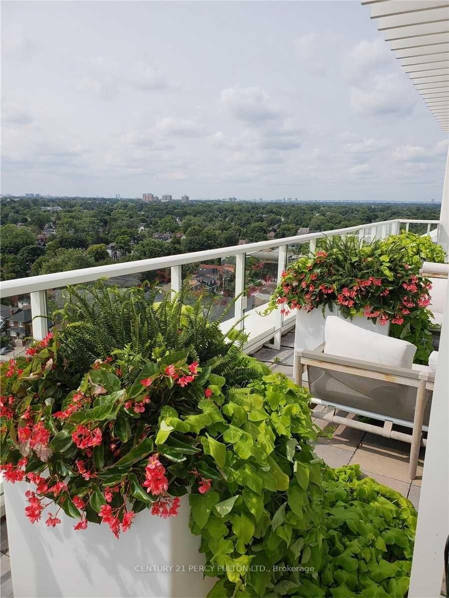Photo 3 of Unit 810, 3018 Yonge Street, Toronto, Lawrence Park South — HOMEH