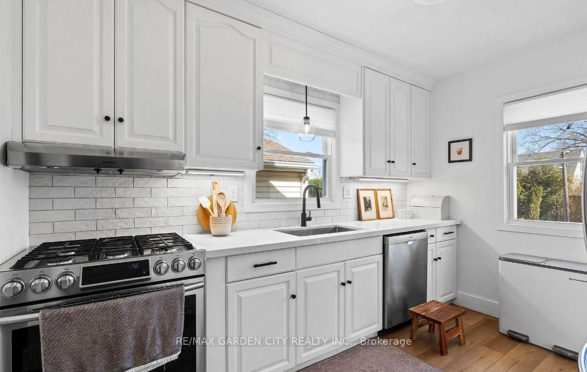 Photo 11 of 4 West Lynn Street, St. Catharines, Vine/Linwell — HOMEH