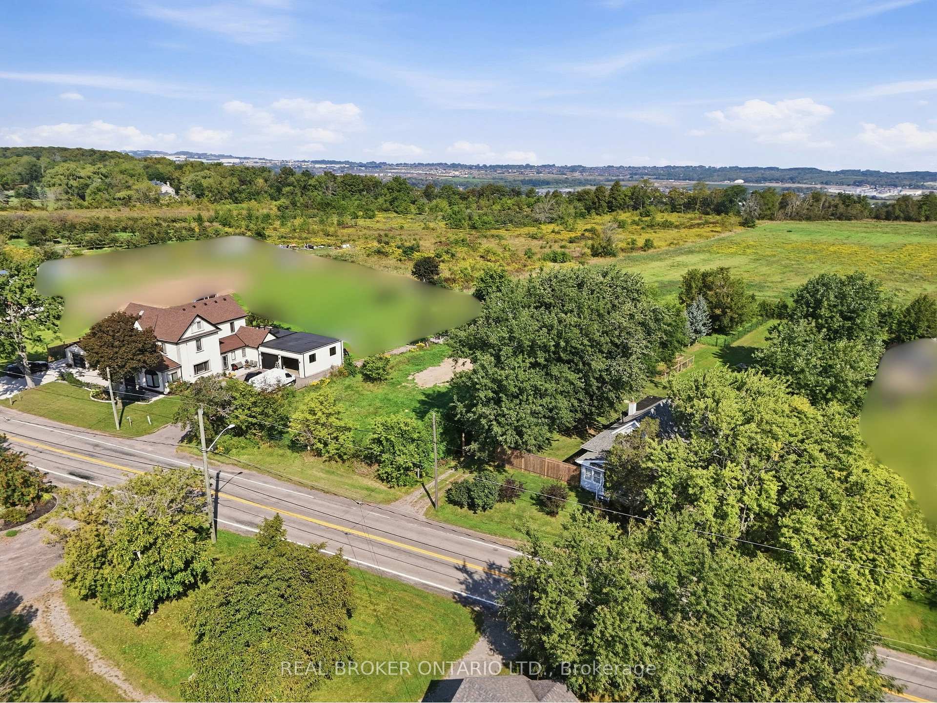 Photo 8 of 636 Ridge Road W, Grimsby, Grimsby Escarpment — HOMEH