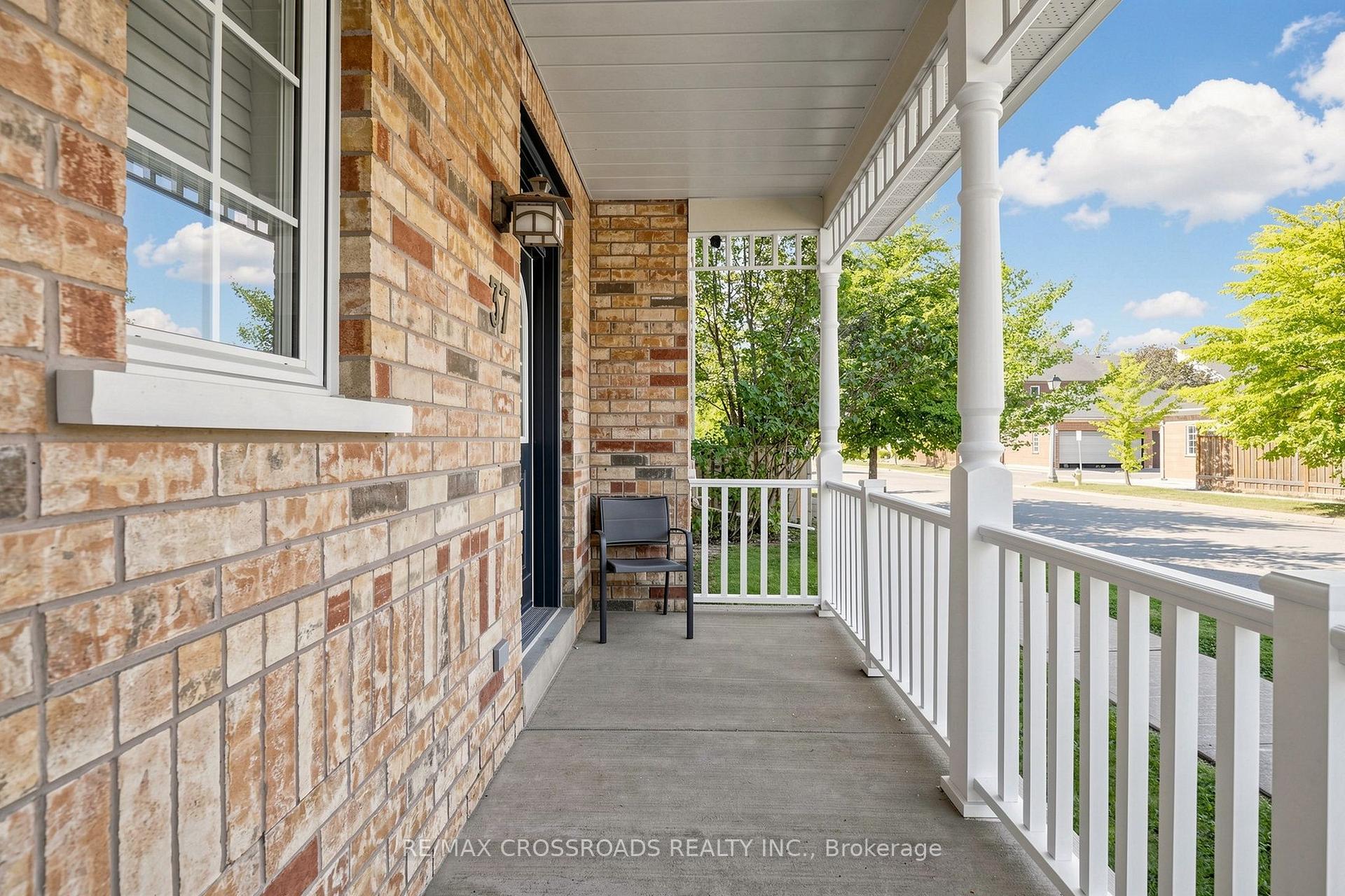 Photo 4 of 37 Queen's Plate Drive, Markham, Angus Glen — HOMEH