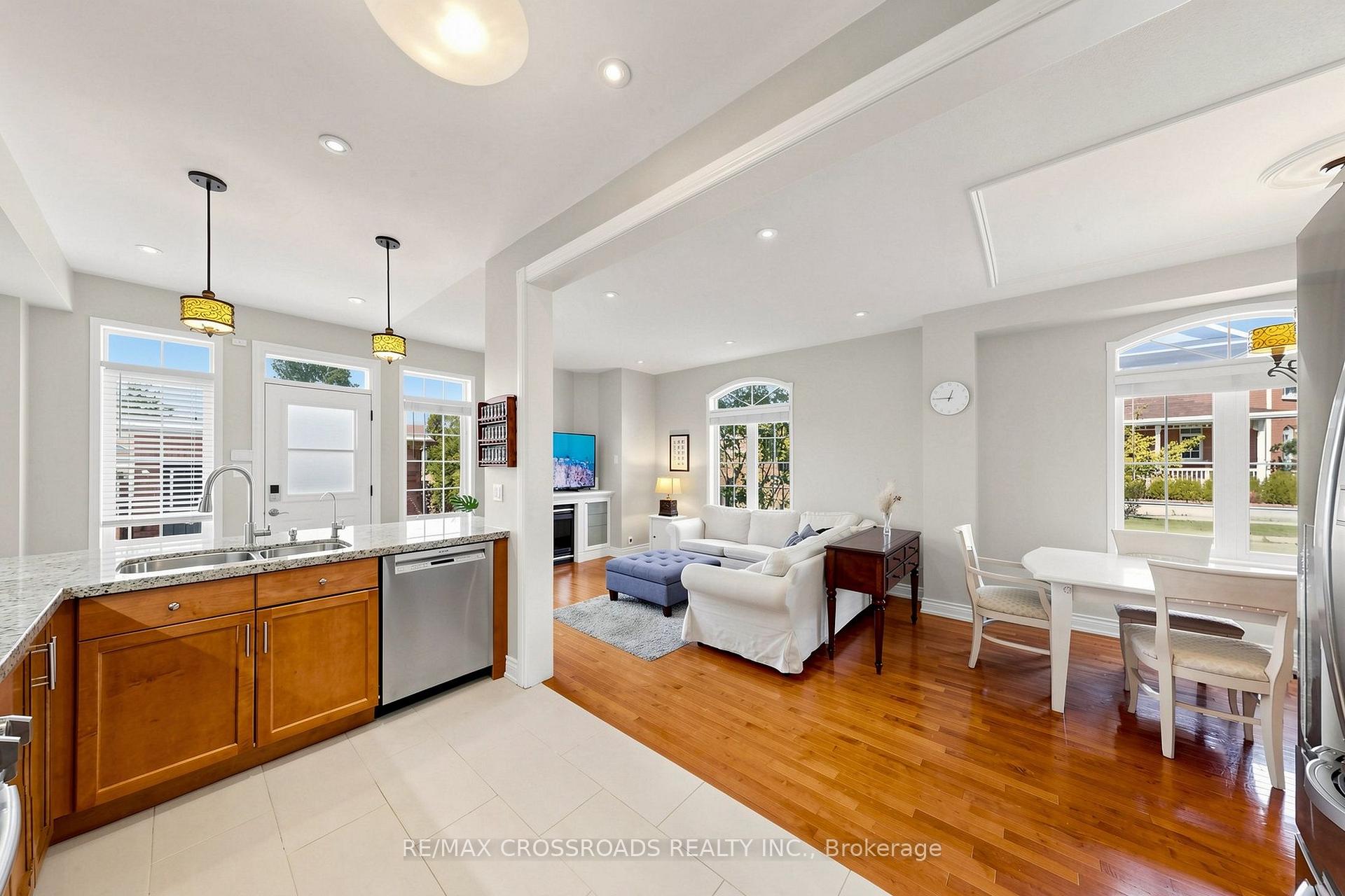 Photo 13 of 37 Queen's Plate Drive, Markham, Angus Glen — HOMEH