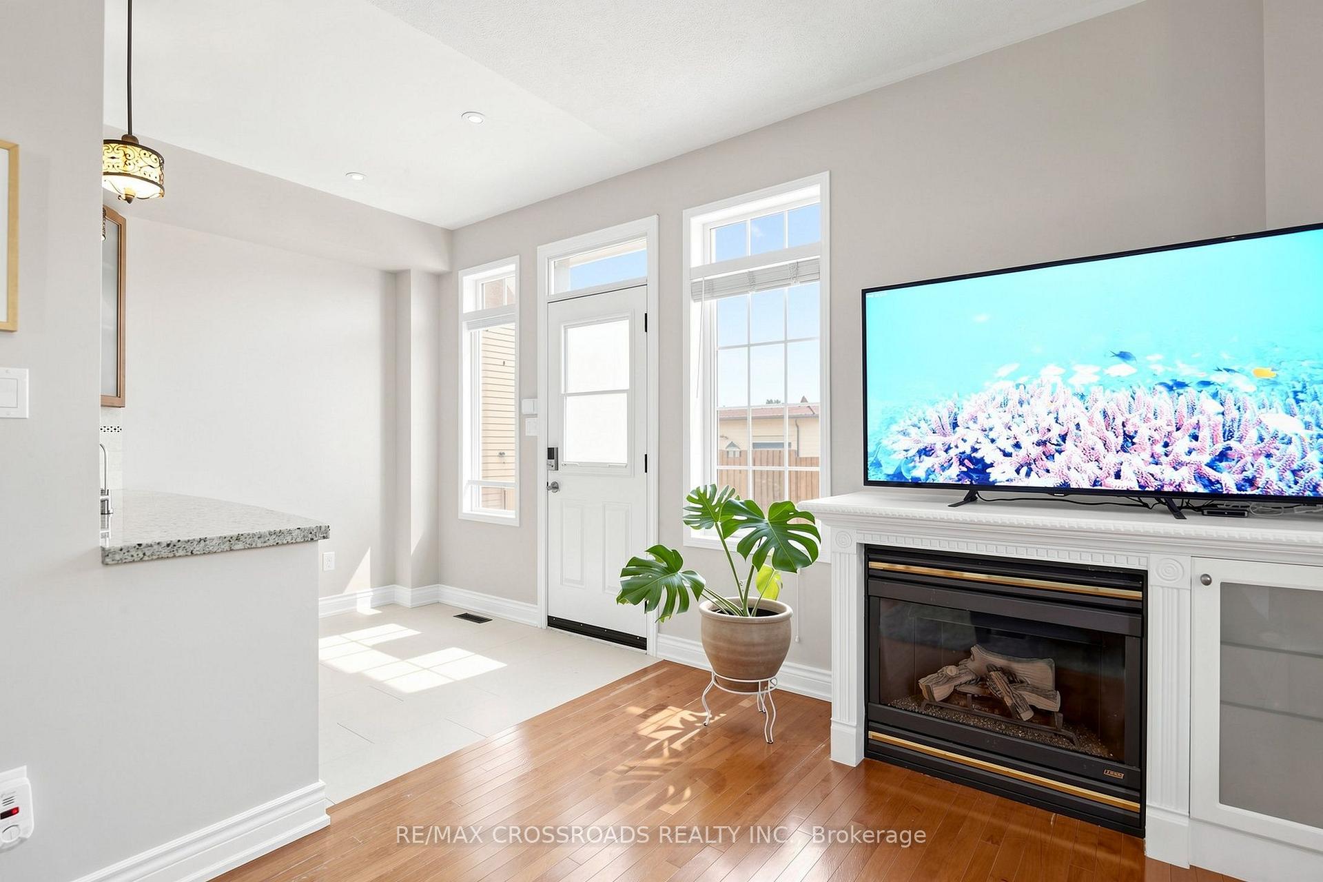 Photo 20 of 37 Queen's Plate Drive, Markham, Angus Glen — HOMEH