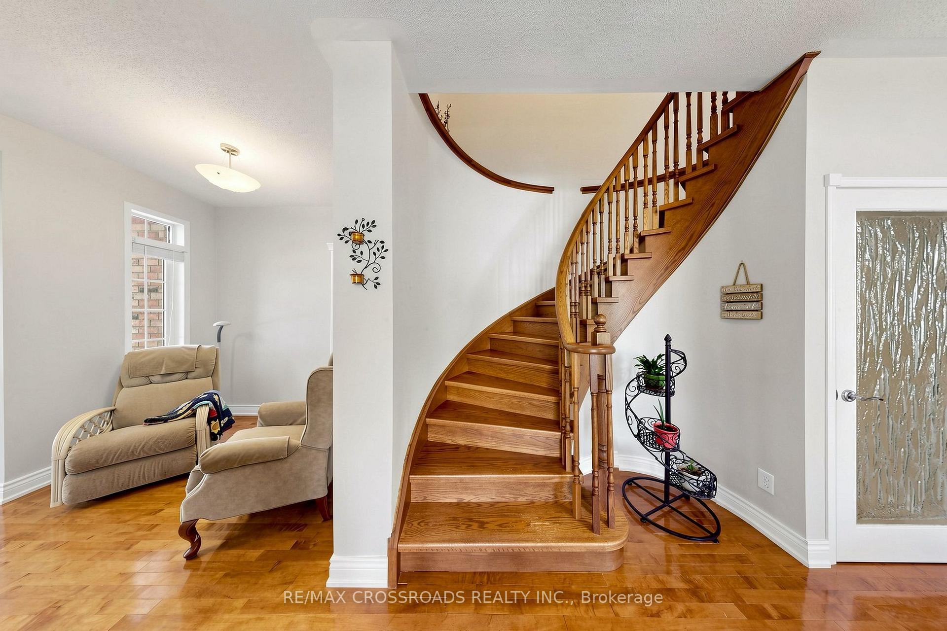 Photo 22 of 37 Queen's Plate Drive, Markham, Angus Glen — HOMEH