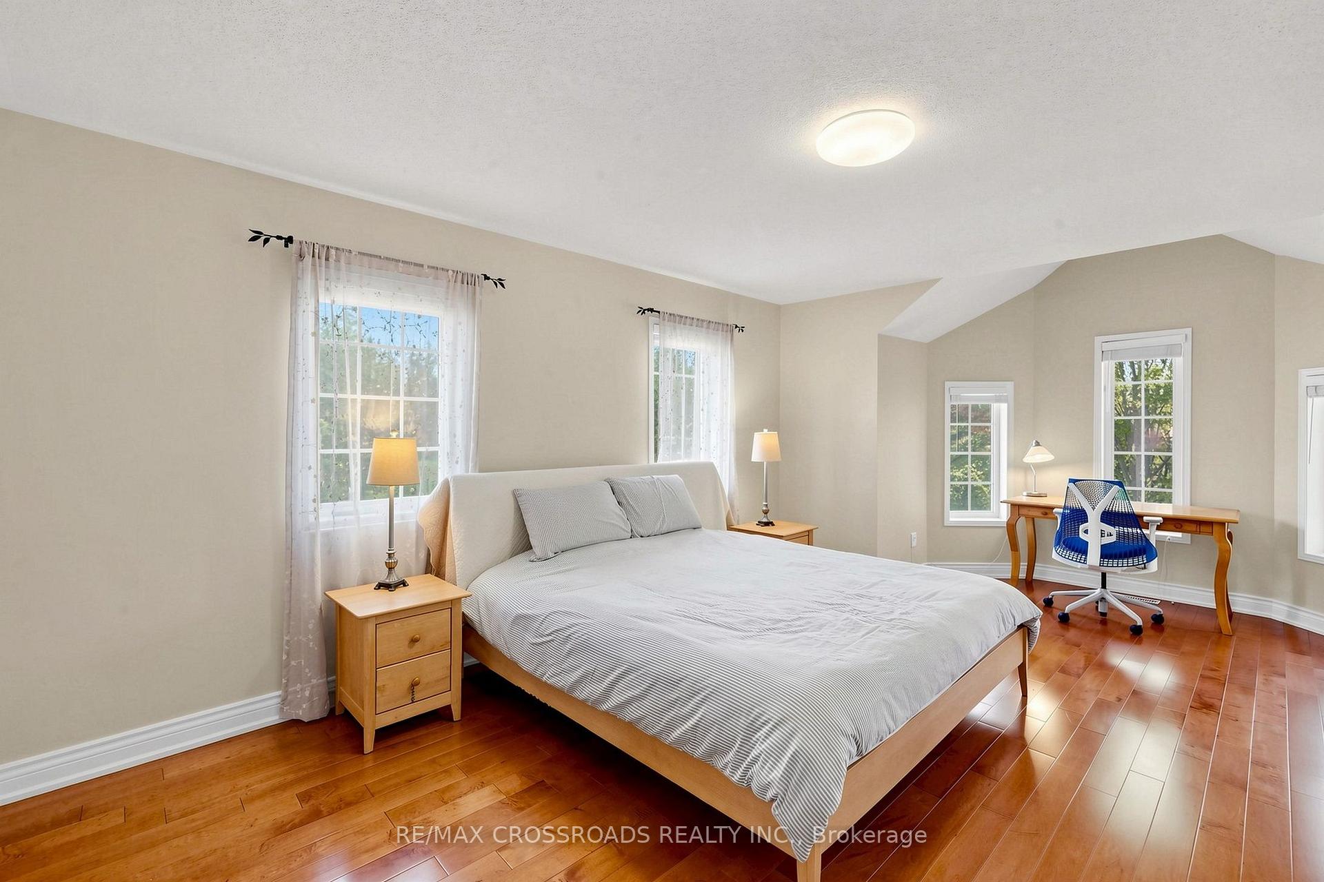 Photo 23 of 37 Queen's Plate Drive, Markham, Angus Glen — HOMEH