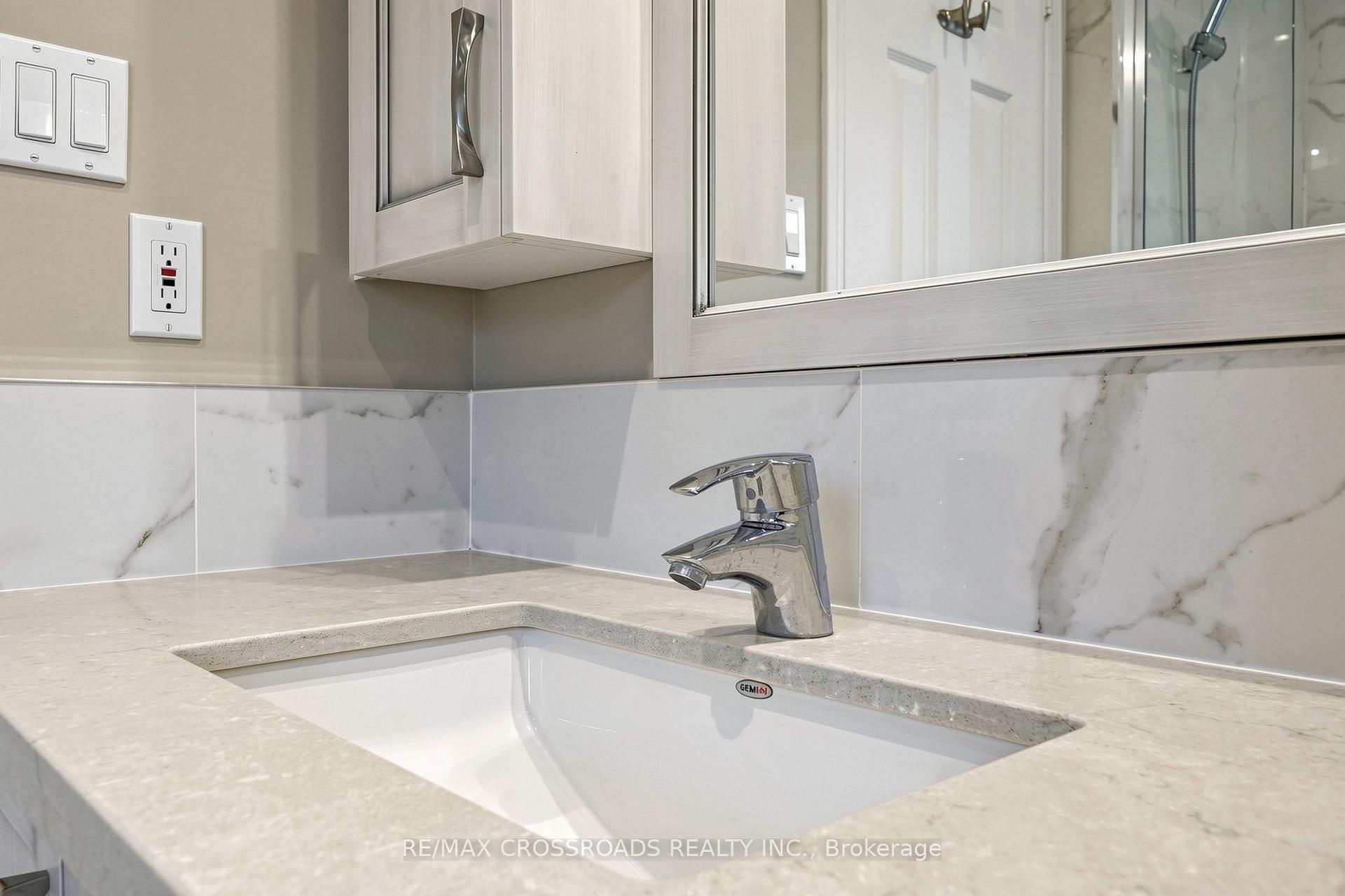 Photo 29 of 37 Queen's Plate Drive, Markham, Angus Glen — HOMEH