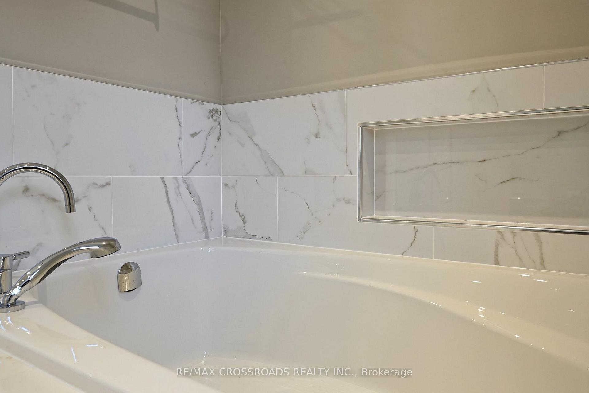 Photo 32 of 37 Queen's Plate Drive, Markham, Angus Glen — HOMEH