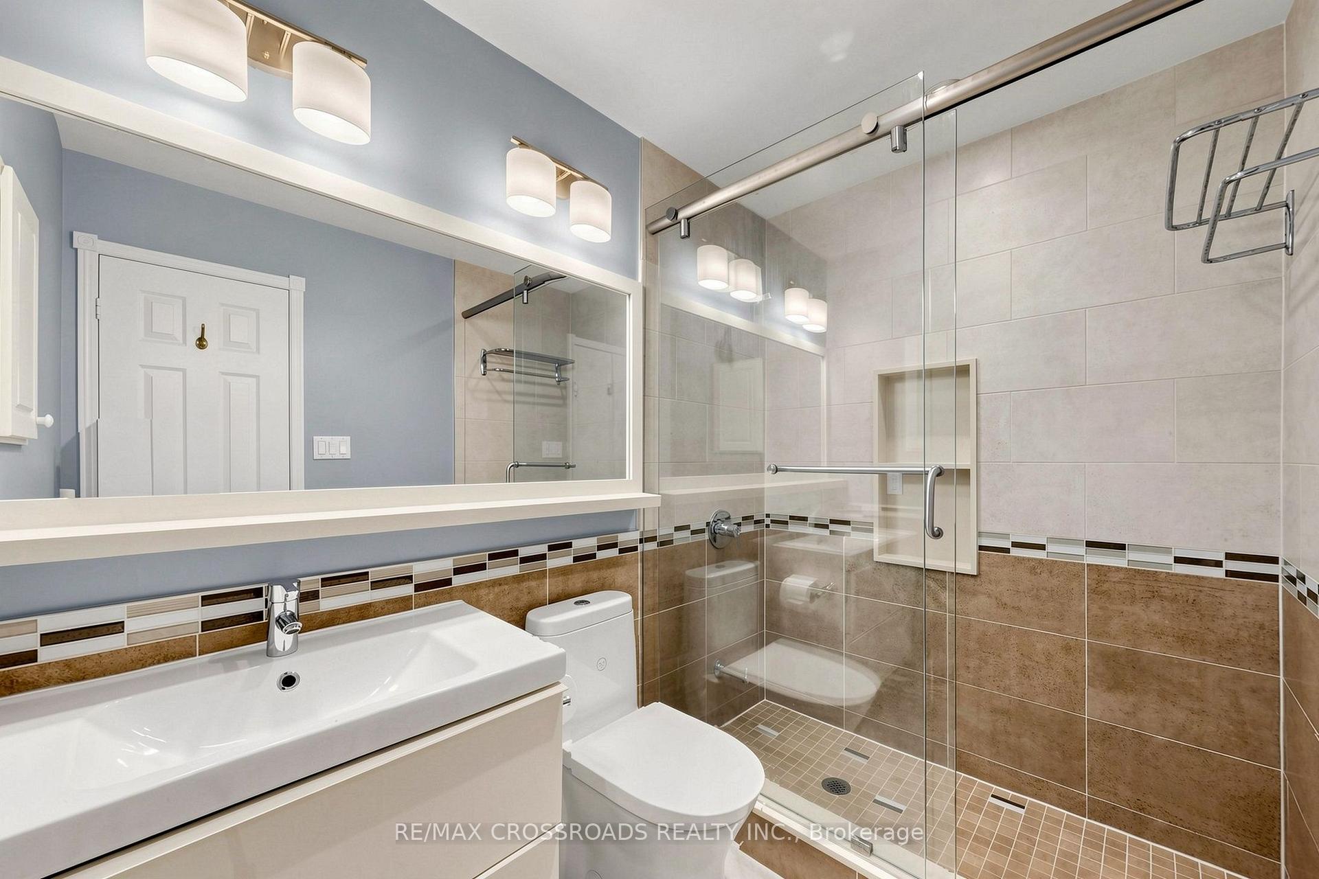 Photo 34 of 37 Queen's Plate Drive, Markham, Angus Glen — HOMEH
