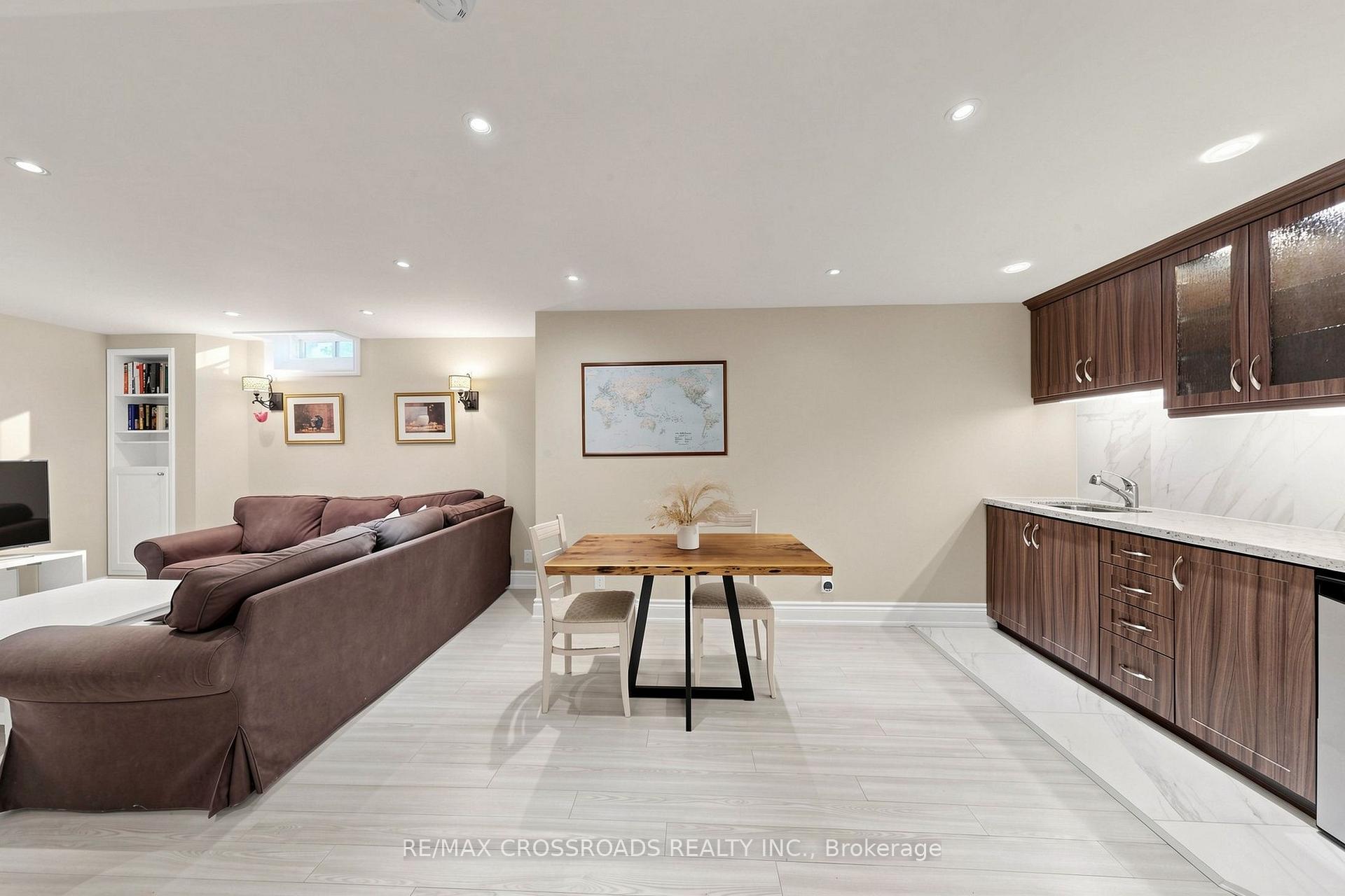 Photo 41 of 37 Queen's Plate Drive, Markham, Angus Glen — HOMEH