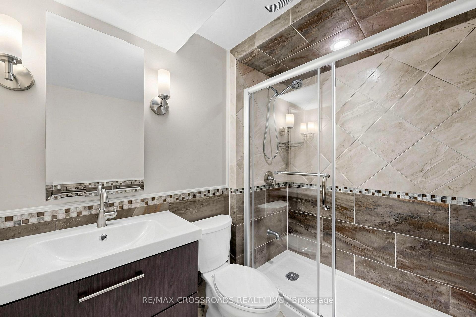 Photo 45 of 37 Queen's Plate Drive, Markham, Angus Glen — HOMEH