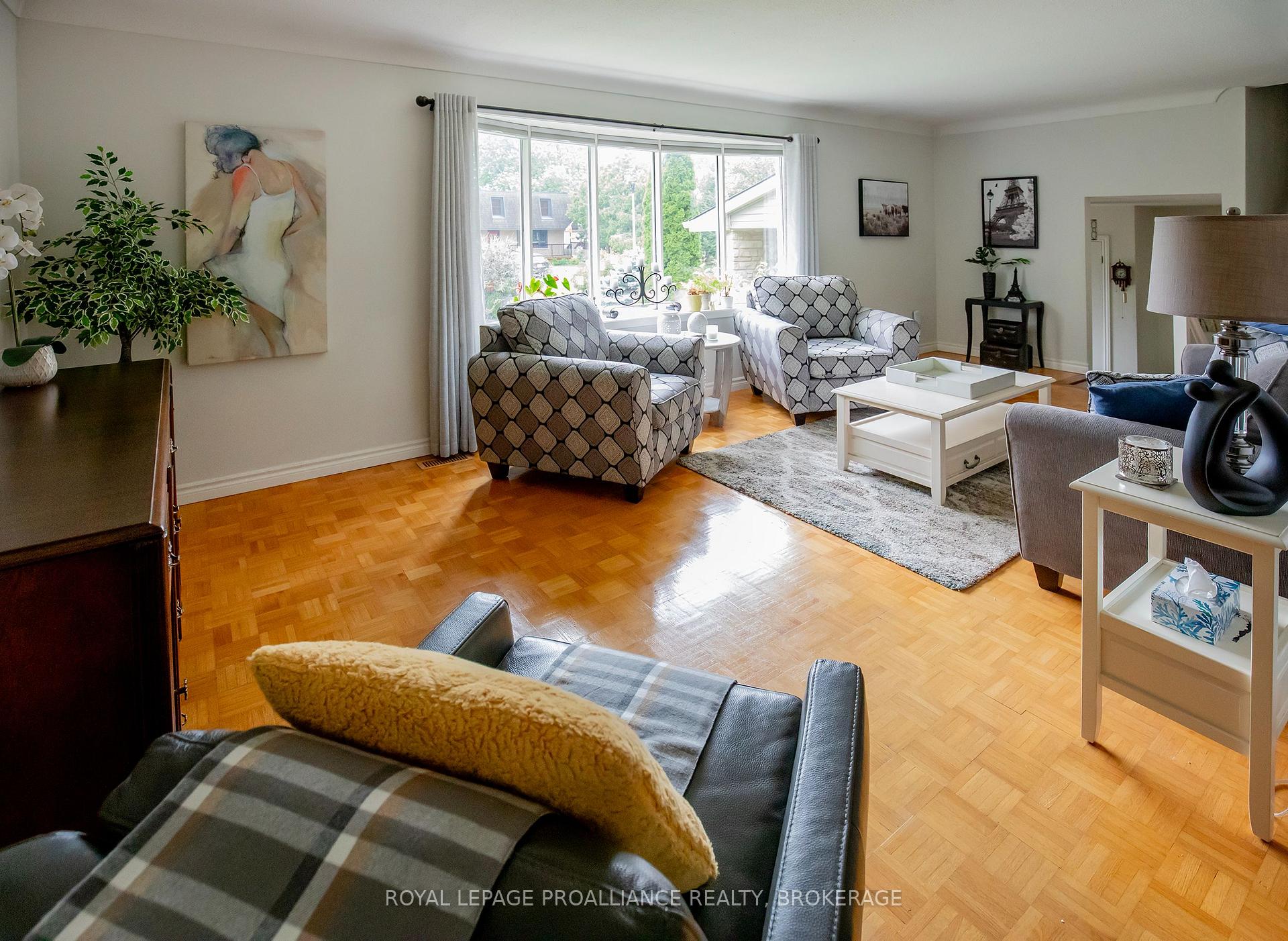 Photo 6 of 717 Laidlaw Crescent, Kingston, South of Taylor-Kidd Blvd — HOMEH