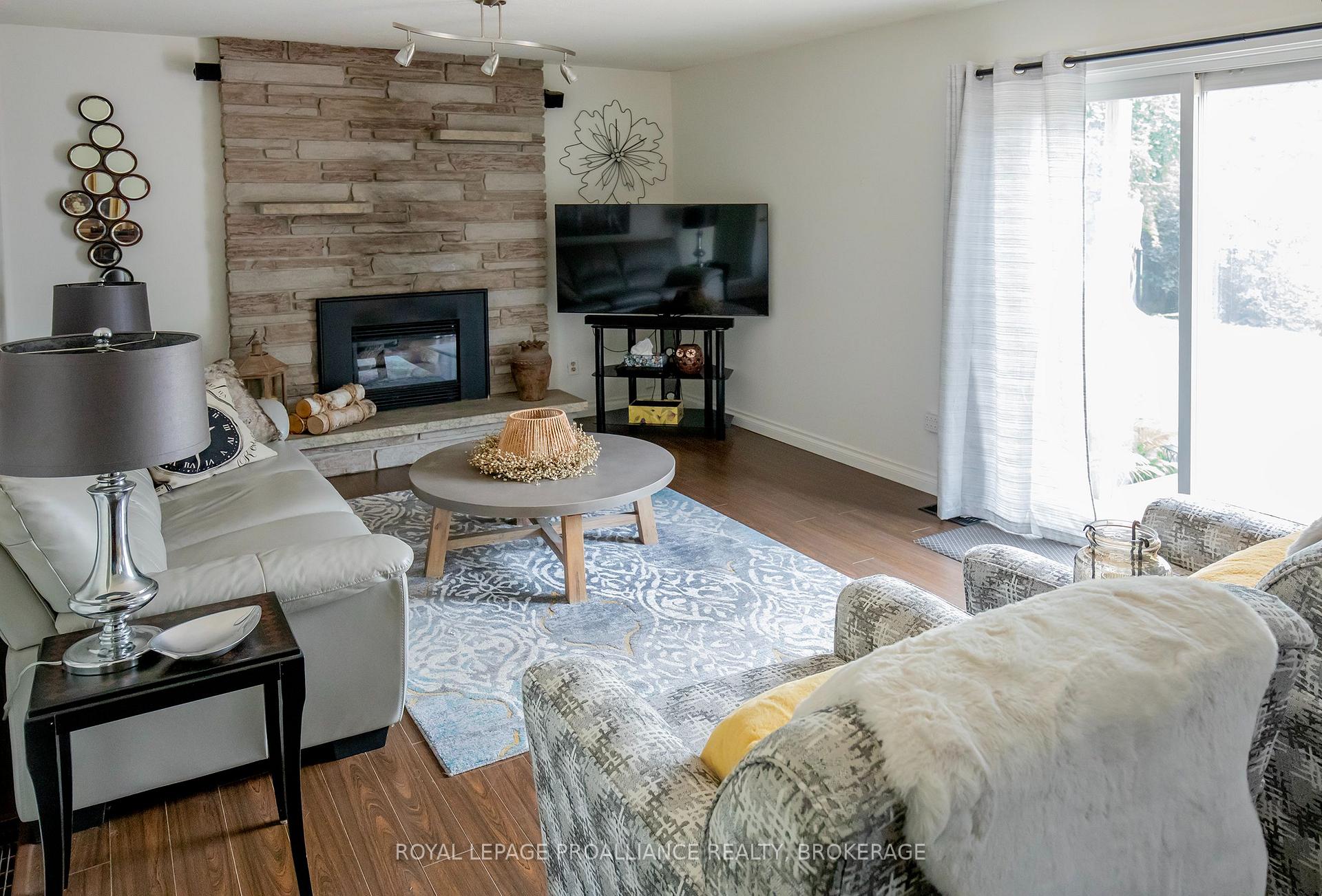 Photo 9 of 717 Laidlaw Crescent, Kingston, South of Taylor-Kidd Blvd — HOMEH