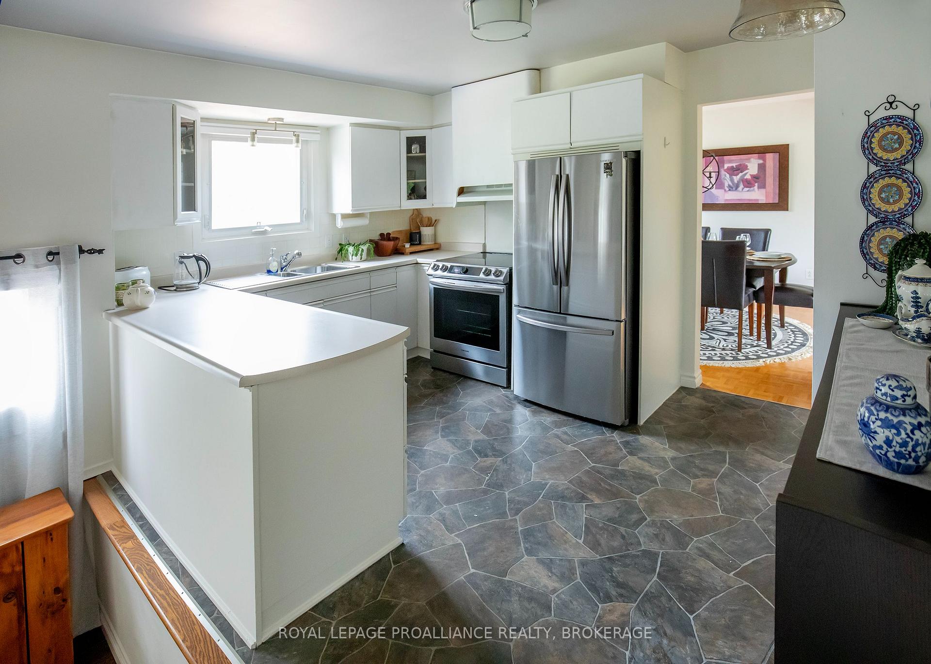 Photo 10 of 717 Laidlaw Crescent, Kingston, South of Taylor-Kidd Blvd — HOMEH