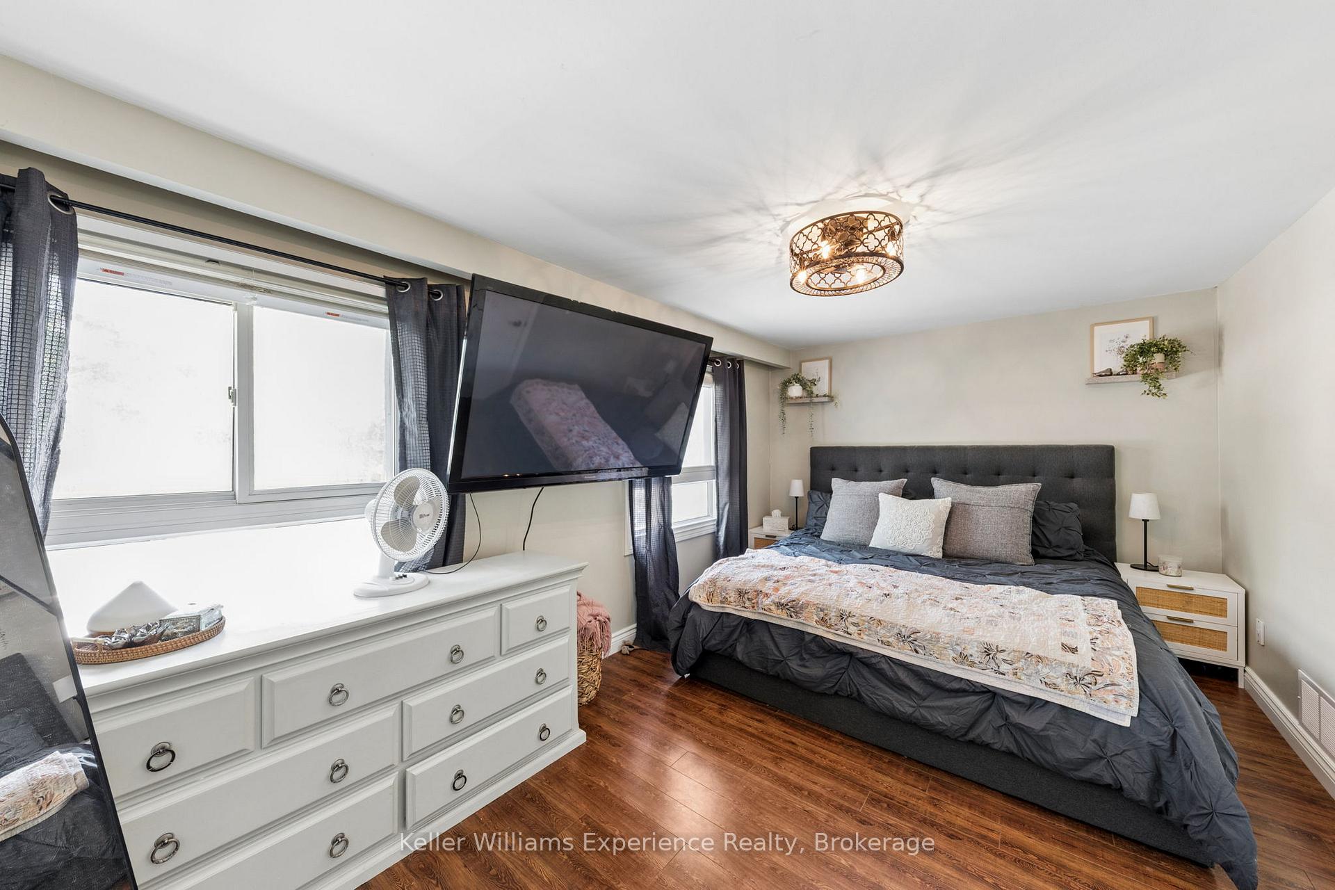 Photo 10 of Unit 23, 2 Bernick Drive, Barrie, Grove East — HOMEH