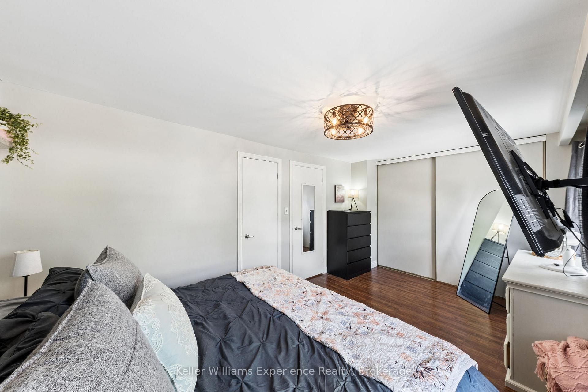Photo 11 of Unit 23, 2 Bernick Drive, Barrie, Grove East — HOMEH