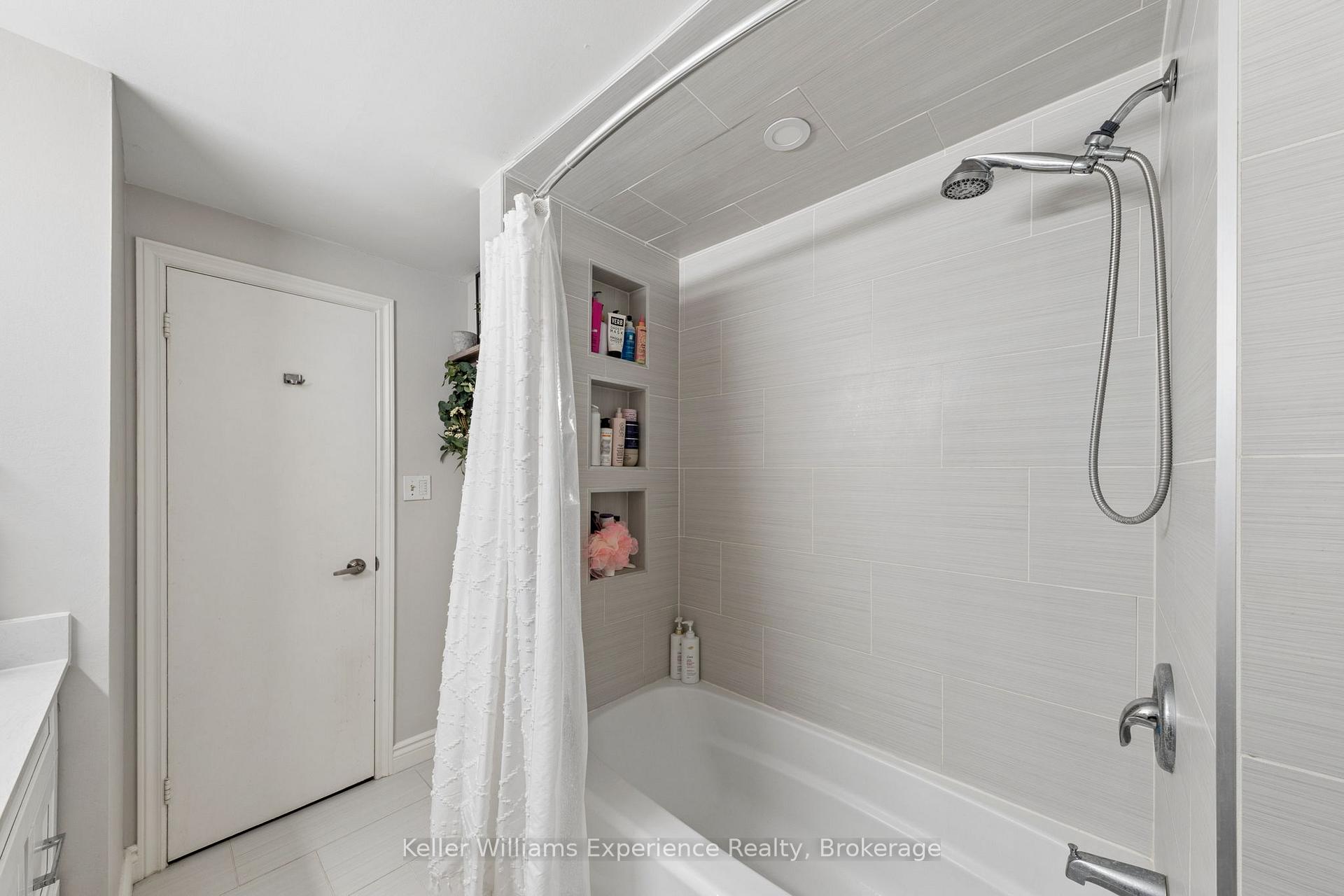 Photo 13 of Unit 23, 2 Bernick Drive, Barrie, Grove East — HOMEH
