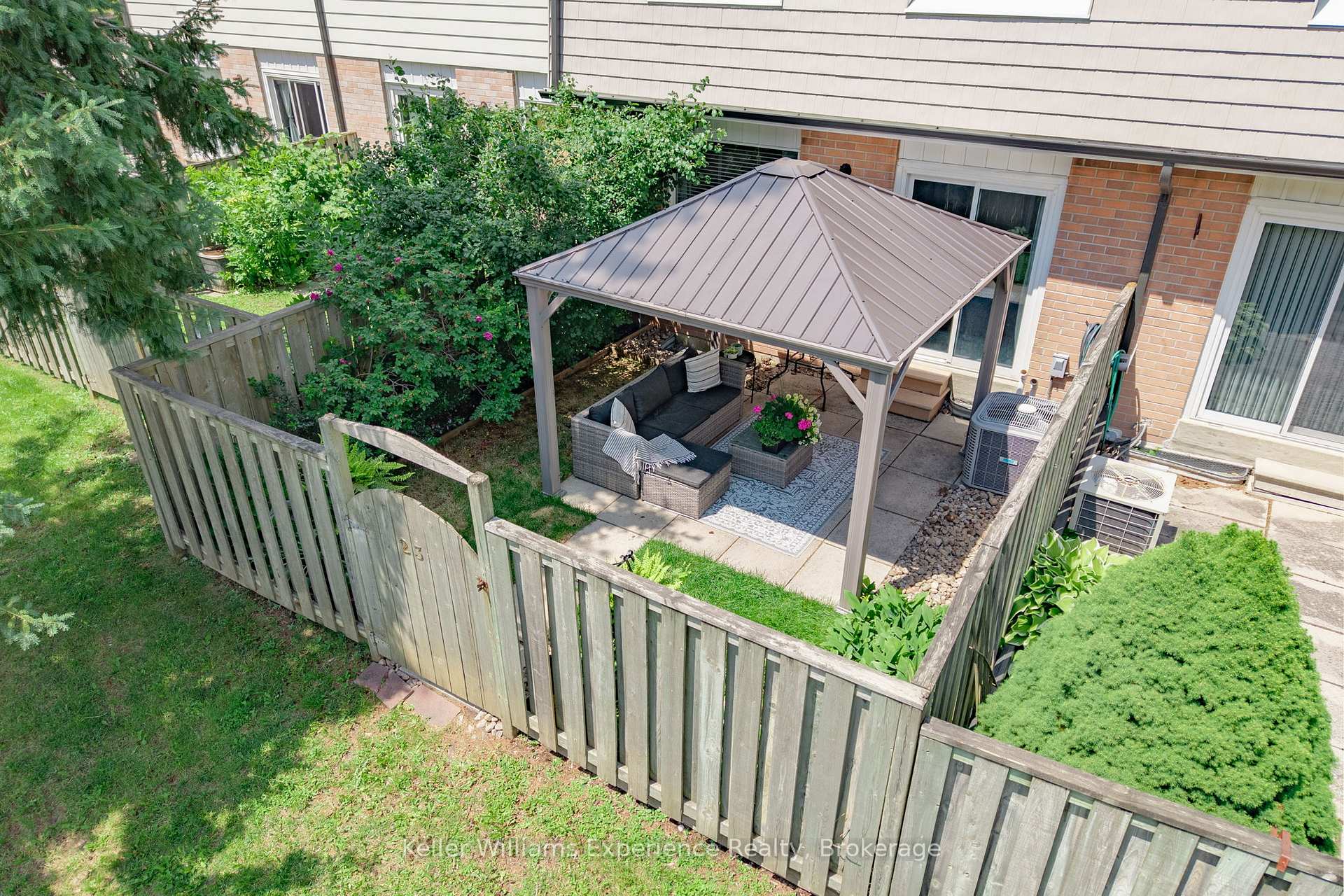 Photo 25 of Unit 23, 2 Bernick Drive, Barrie, Grove East — HOMEH