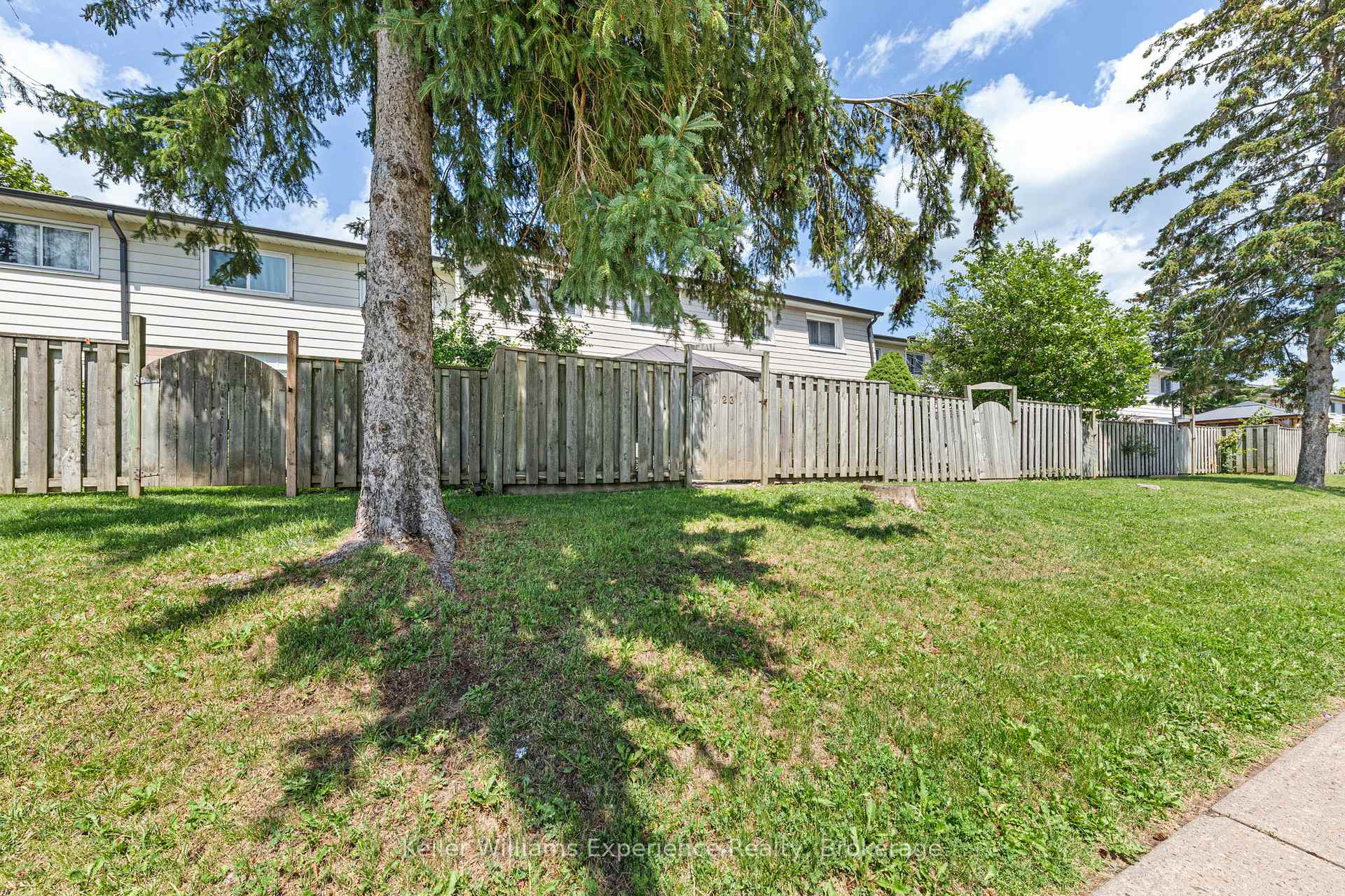 Photo 27 of Unit 23, 2 Bernick Drive, Barrie, Grove East — HOMEH
