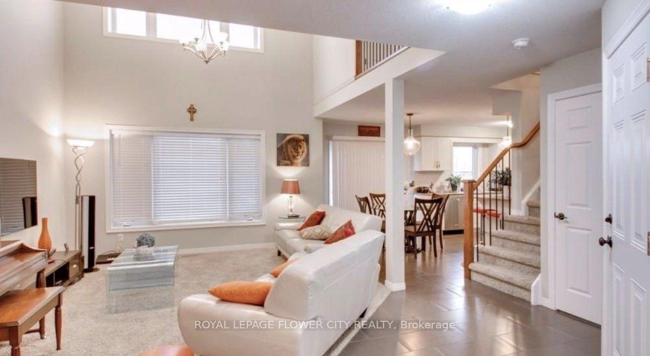 Photo 3 of 423 Champlain Avenue, Woodstock, Woodstock - North — HOMEH