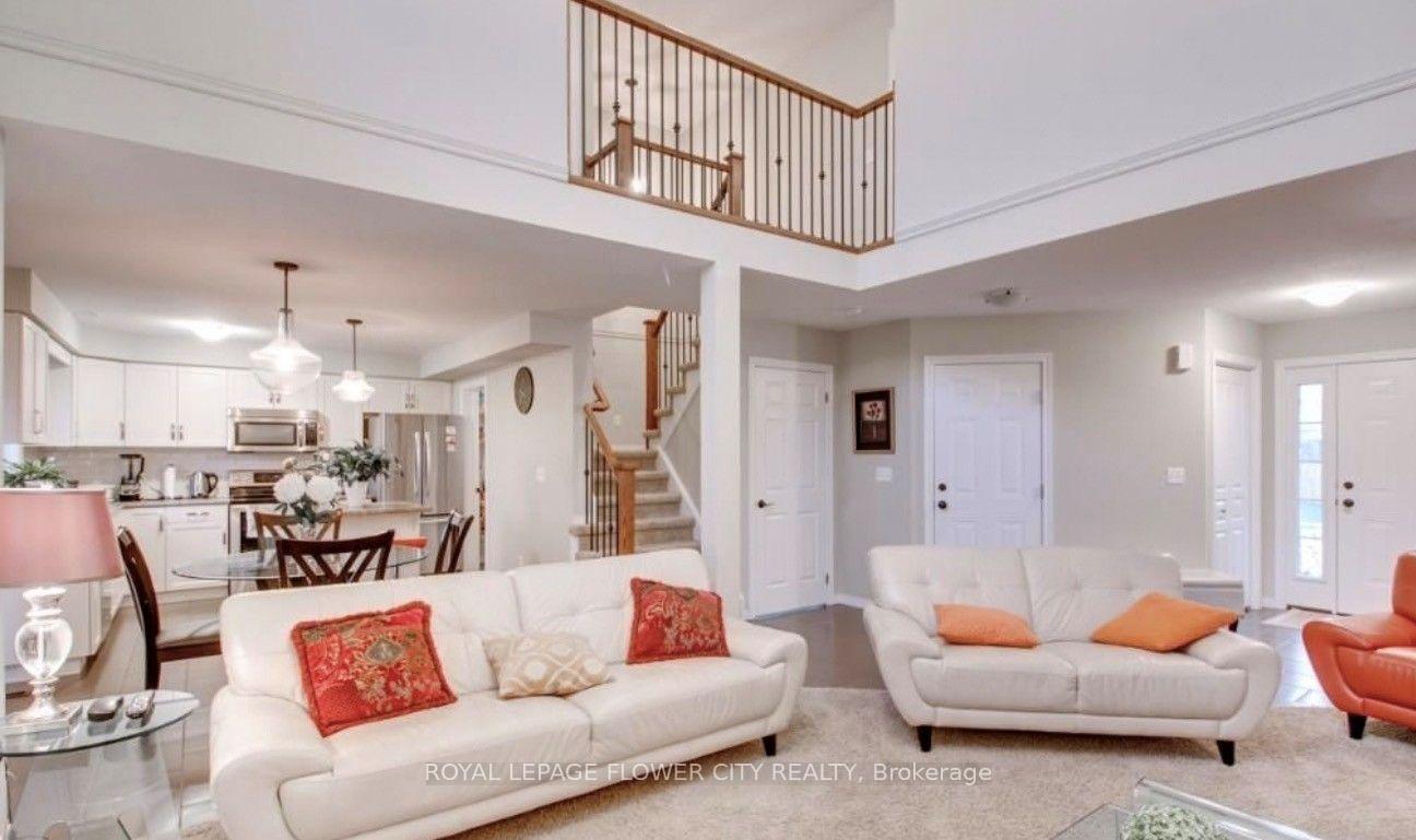 Photo 4 of 423 Champlain Avenue, Woodstock, Woodstock - North — HOMEH