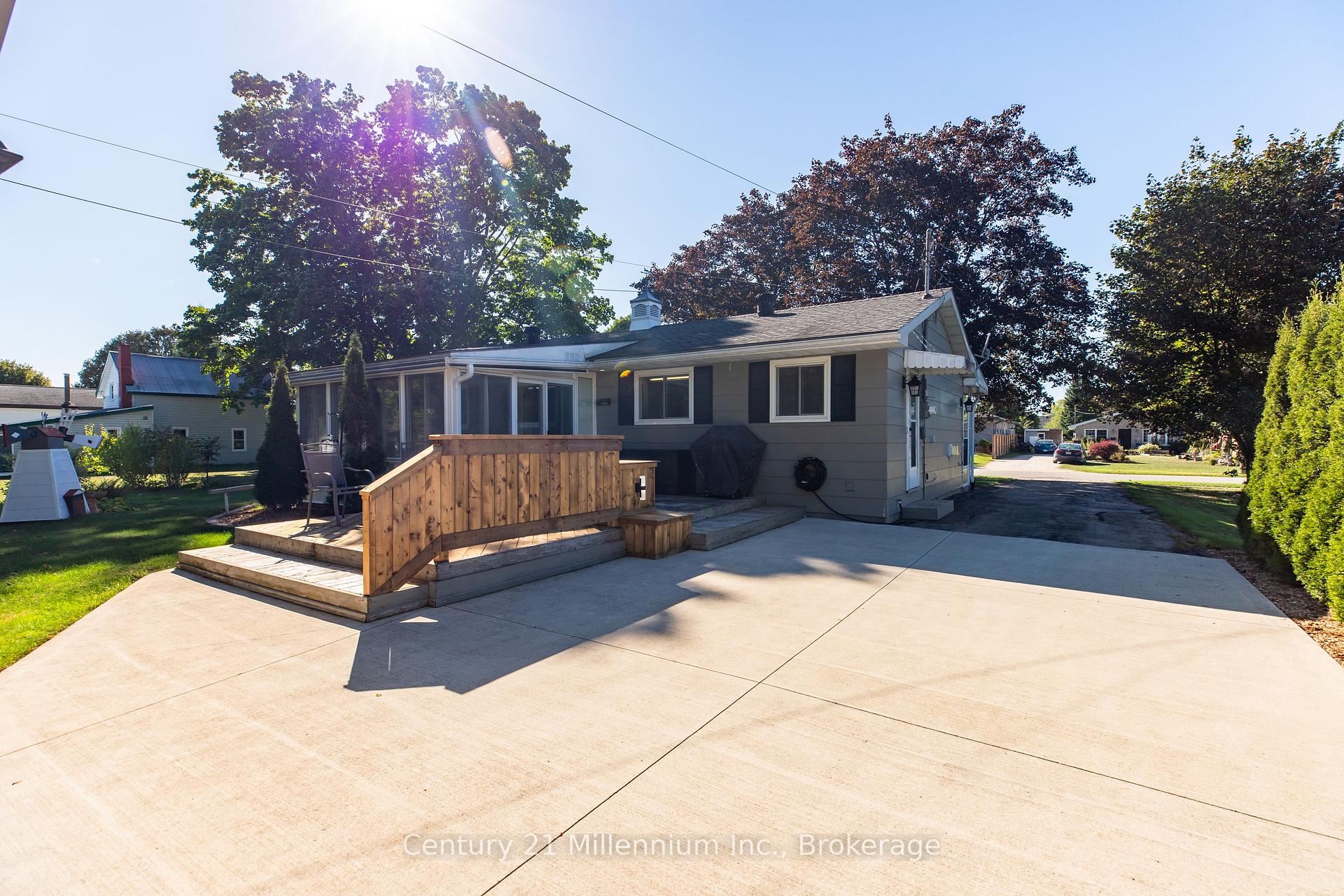 Photo 13 of 1945 7th Avenue E, Owen Sound — HOMEH