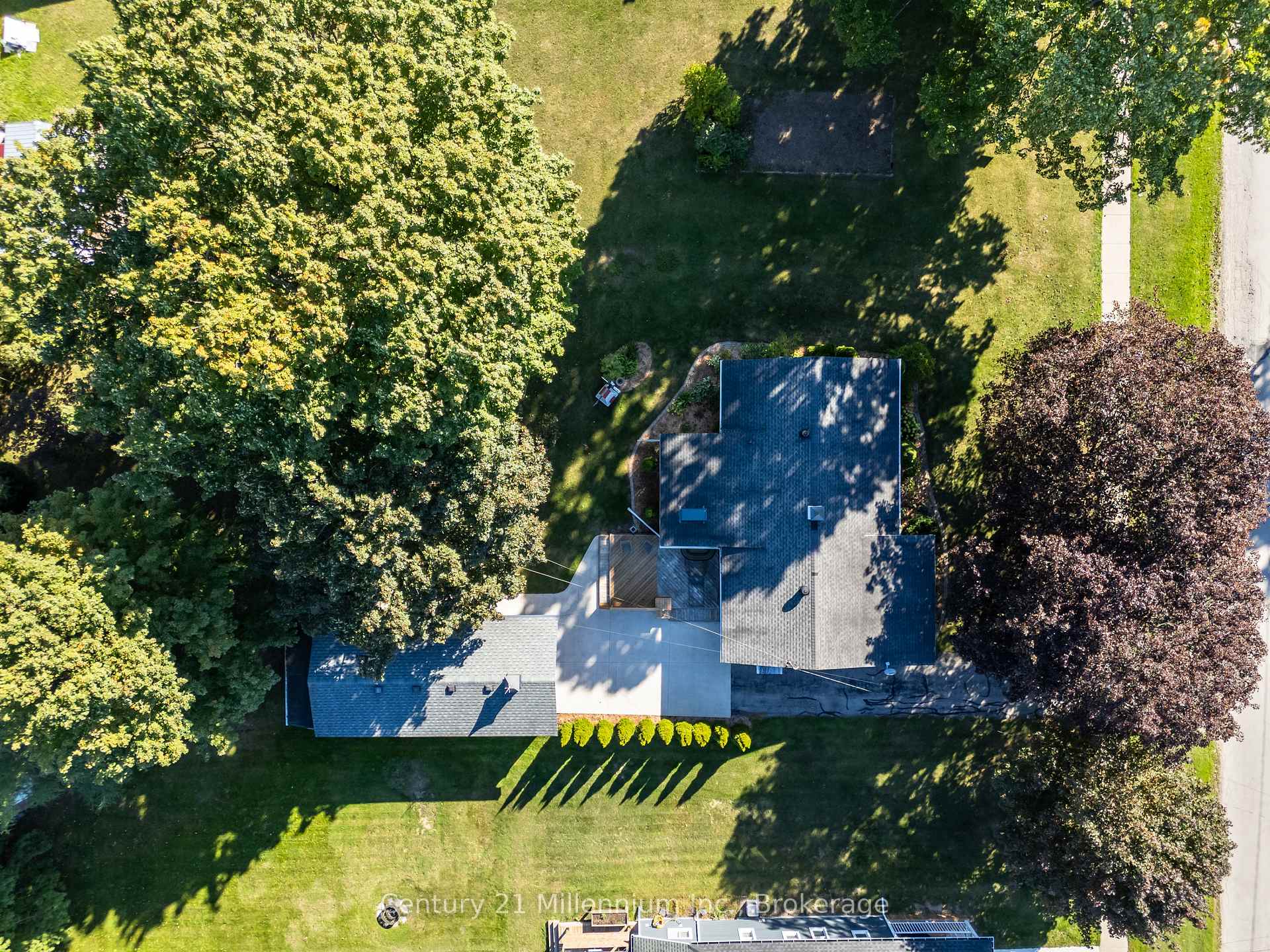 Photo 44 of 1945 7th Avenue E, Owen Sound — HOMEH