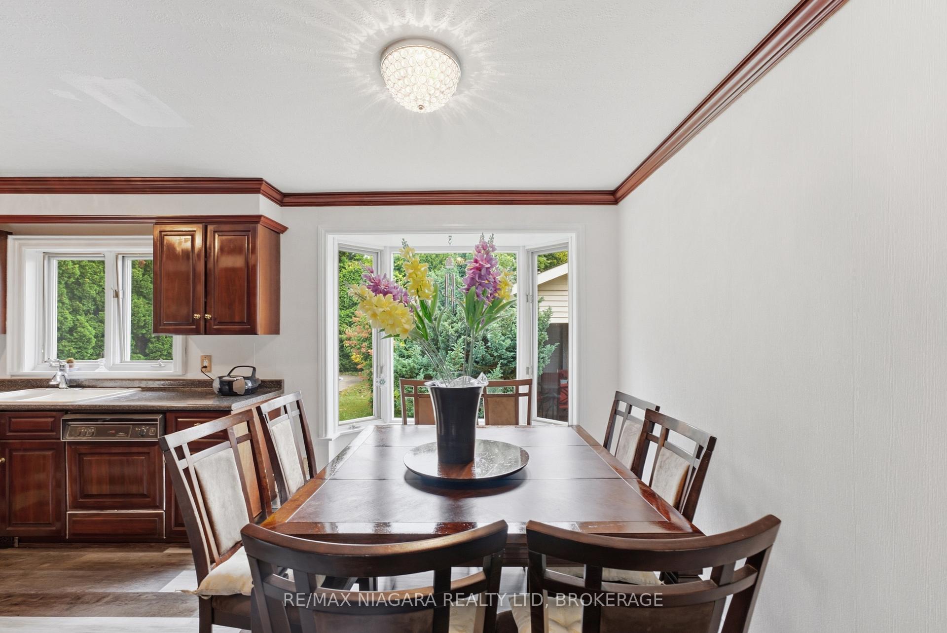 Photo 6 of 20 Arthur Street, St. Catharines, Lakeshore — HOMEH